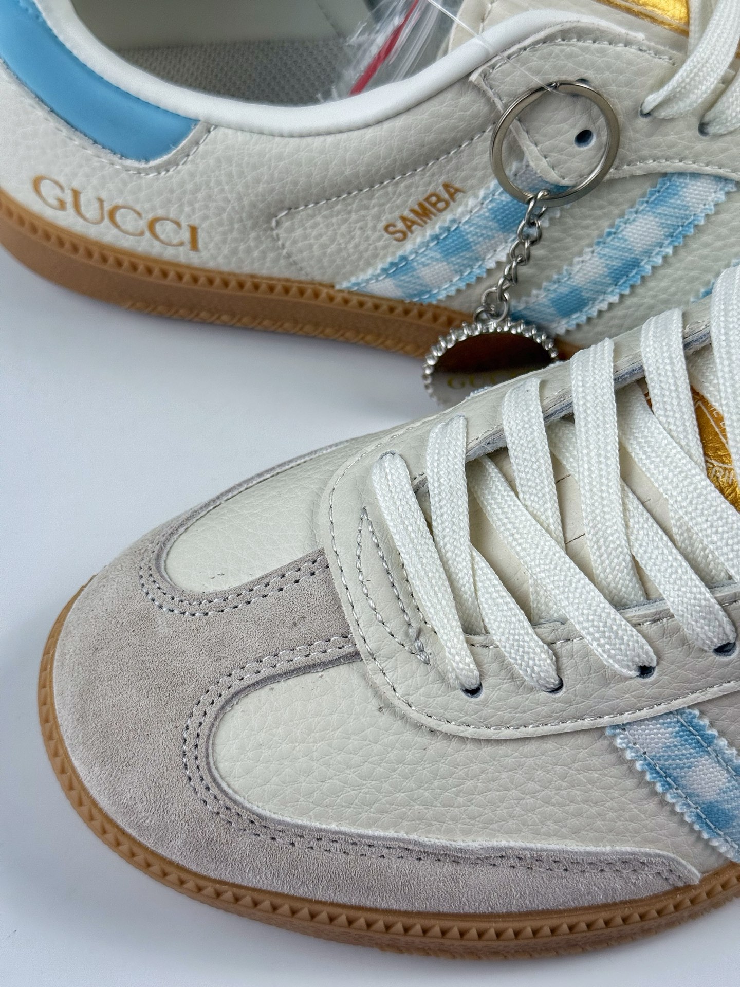 200 adidas originals Samba OG x GUCCI 白蓝 桑巴舞系列复古经典轻便板鞋 XR0010-Chinese UA Cheap High Quatity Brand Clothes Bags handbags Sneakers wholesale wholesaler seller from China Factory suppliers Fashion Clothing Shoes best Quality Beautiful Price 200 adidas originals Samba OG x GUCCI 白蓝 桑巴舞系列复古经典轻便板鞋 XR0010