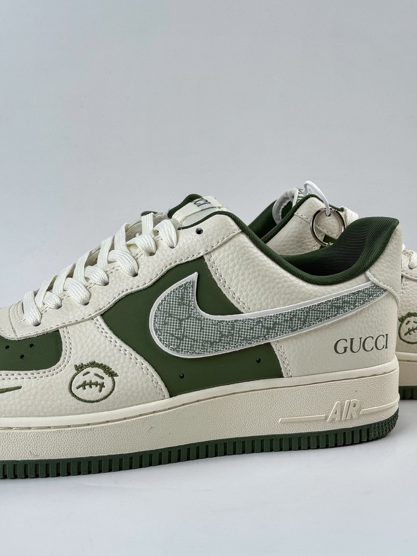 260 Nike Air Force 1 Low 07 x GUCCI 白绿小勾 KK1988-095