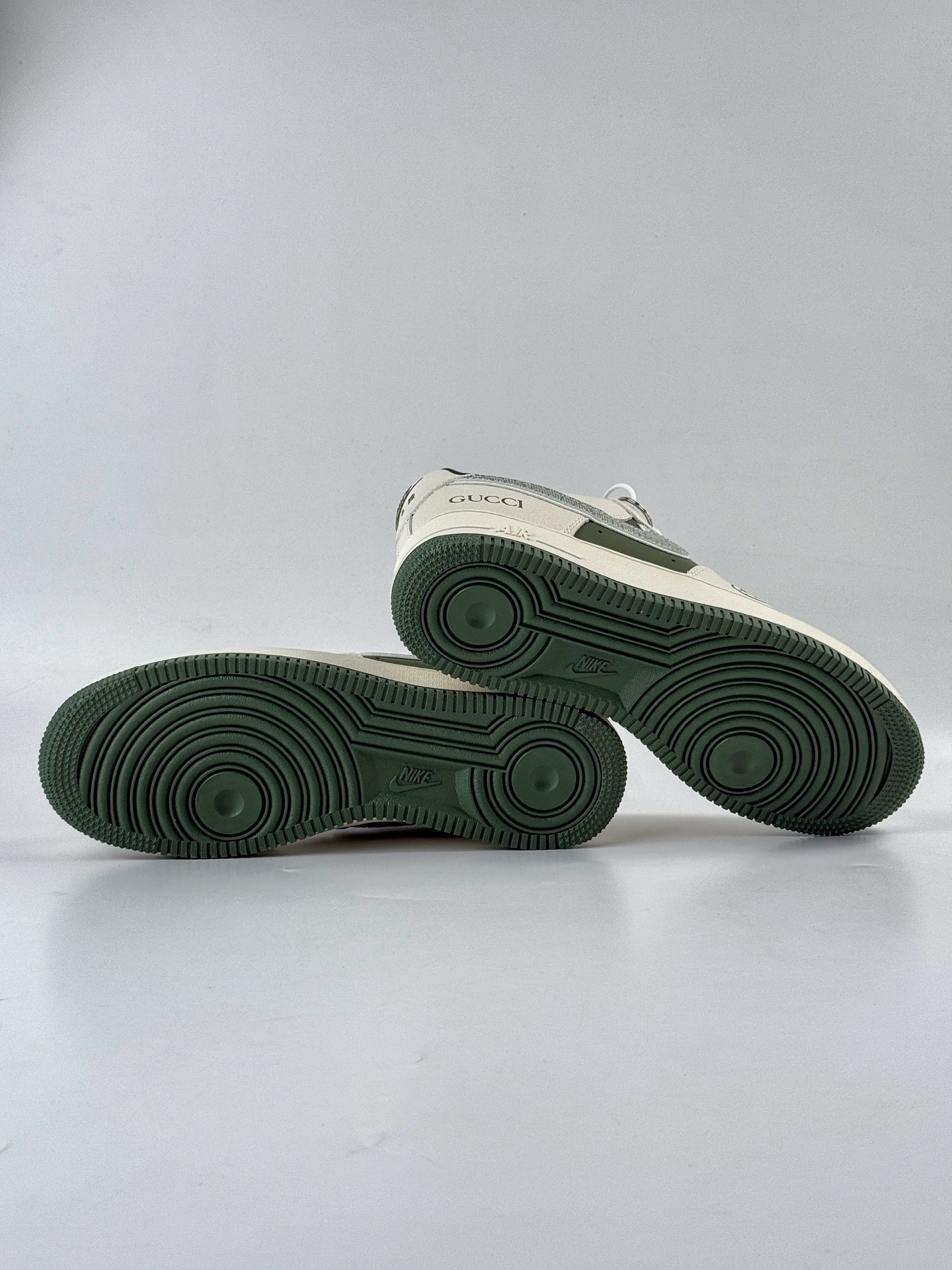 260 Nike Air Force 1 Low 07 x GUCCI 白绿小勾 KK1988-095