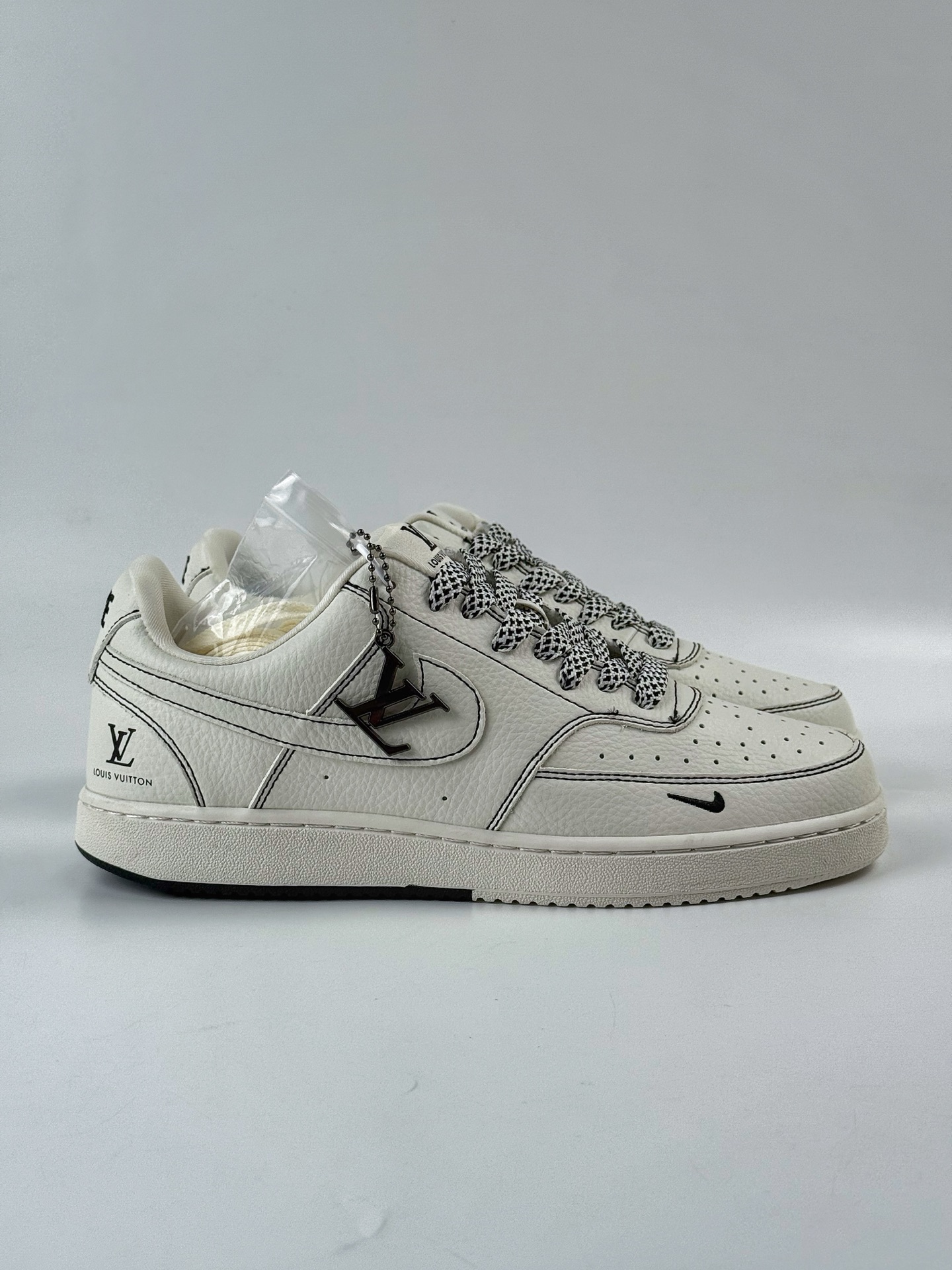 260 Nike Air Force 1 Low 07 x Louis Vuitton 白黑小勾满天星 CS5288-016