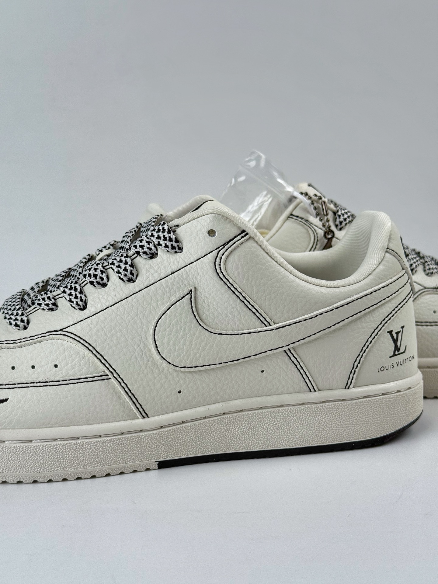260 Nike Air Force 1 Low 07 x Louis Vuitton 白黑小勾满天星 CS5288-016