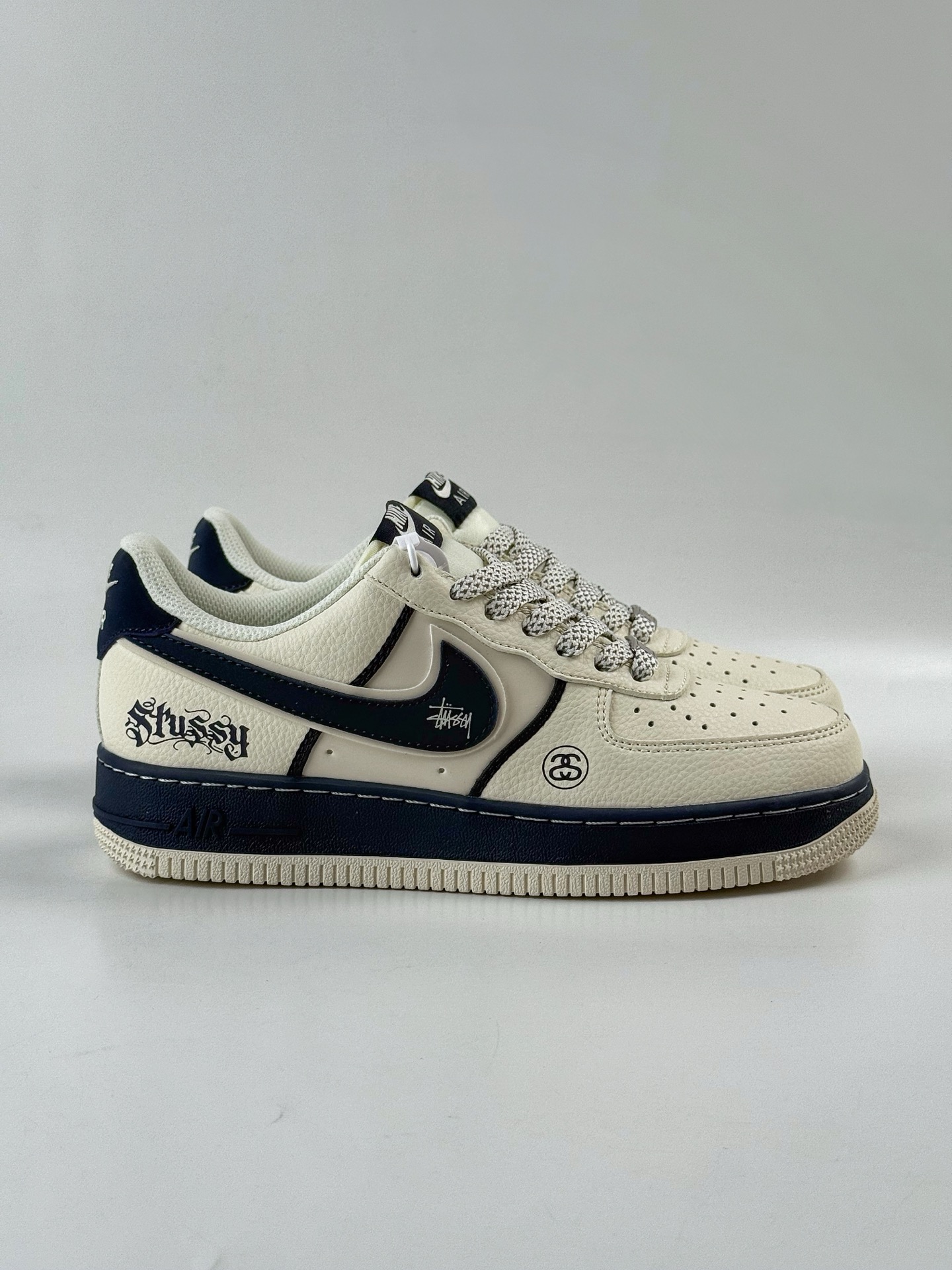 260 Nike Air Force 1 Low 07 x Stussy 双拼米蓝满天星 QW5836-009