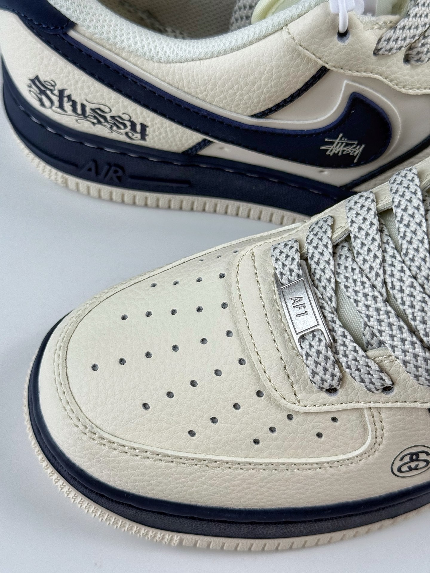 260 Nike Air Force 1 Low 07 x Stussy 双拼米蓝满天星 QW5836-009