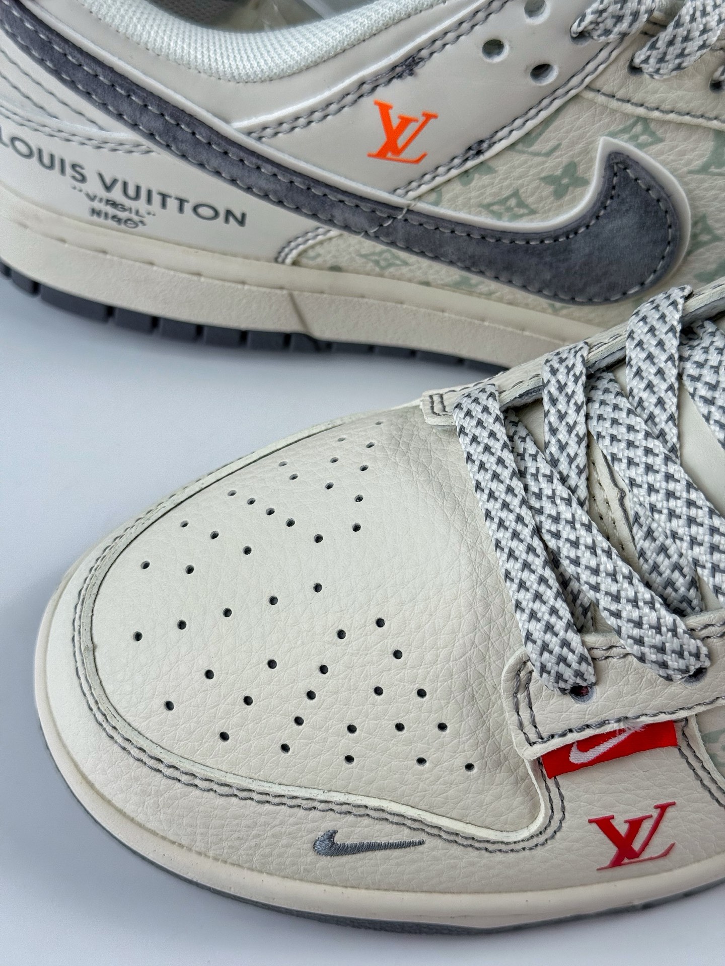 280 Nike SB Dunk Low x Louis Vuitton 白灰小勾满天星 YX5066-360