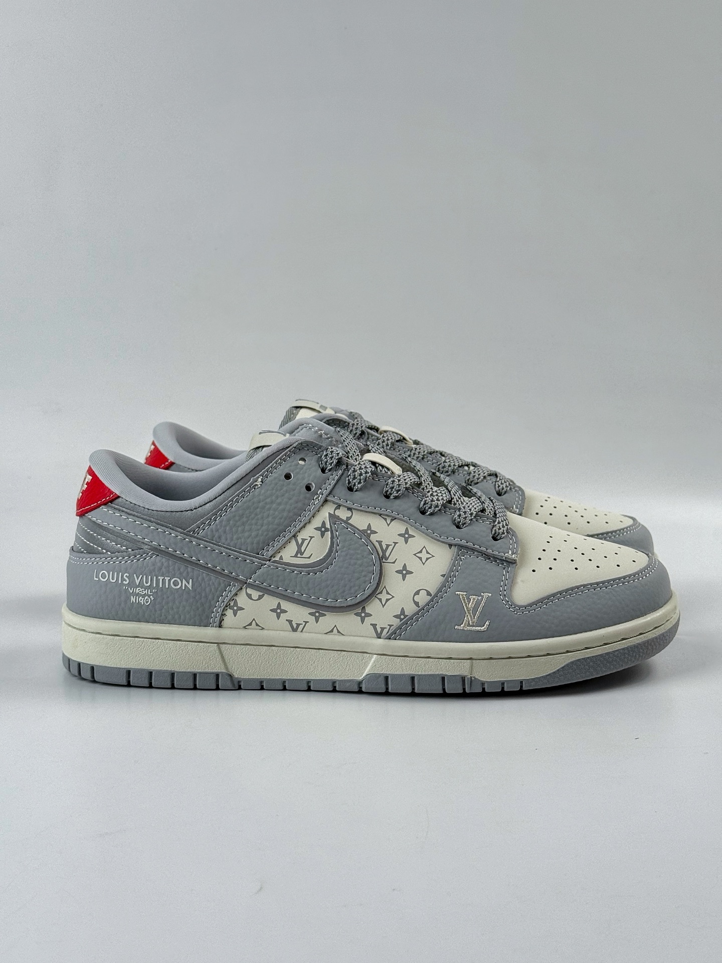 280 Nike SB Dunk Low x Louis Vuitton 灰白满天星 SC9207-426