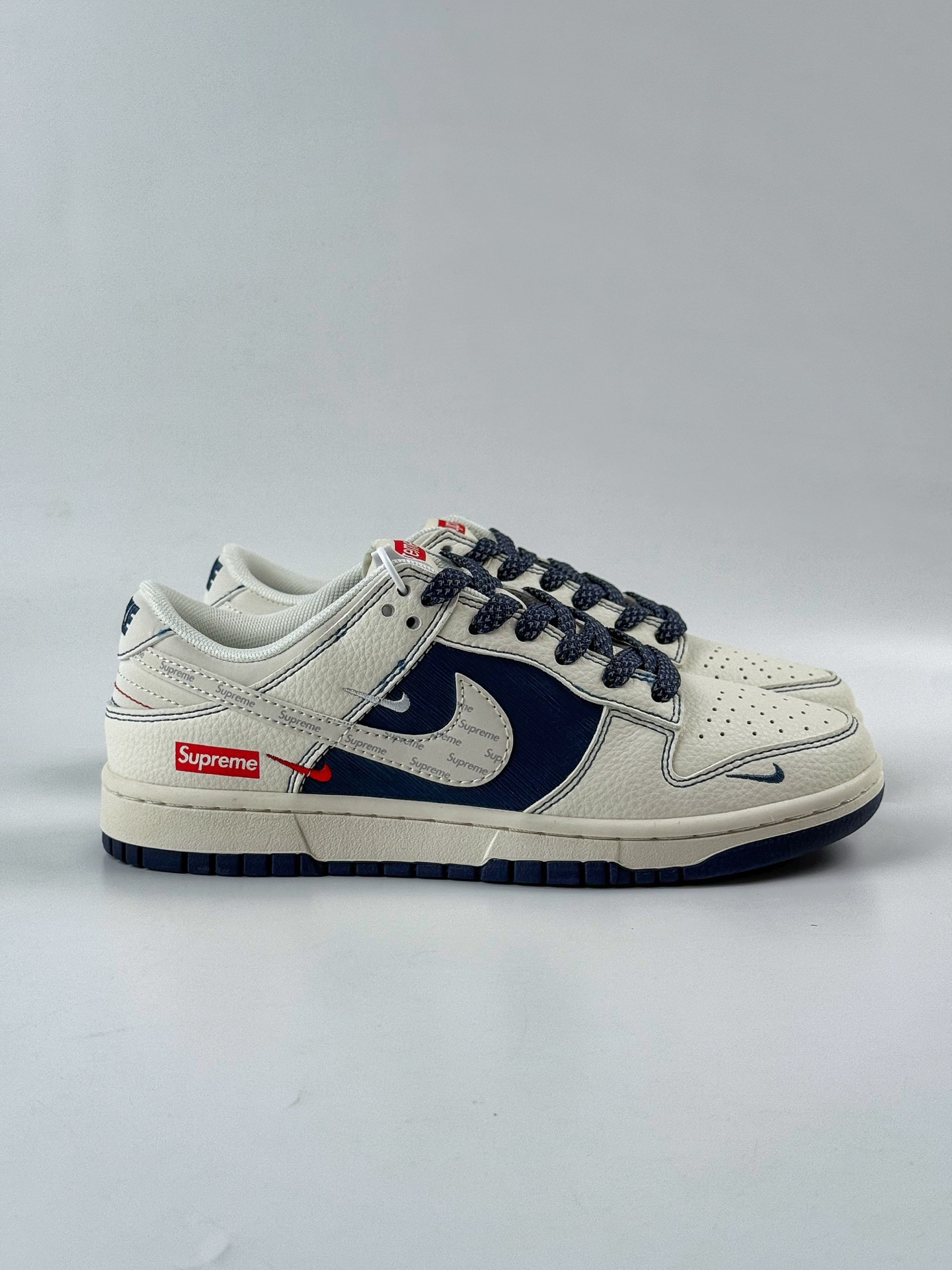 280 Nike SB Dunk Low x superme 白蓝三小勾满天星 JP1628-009