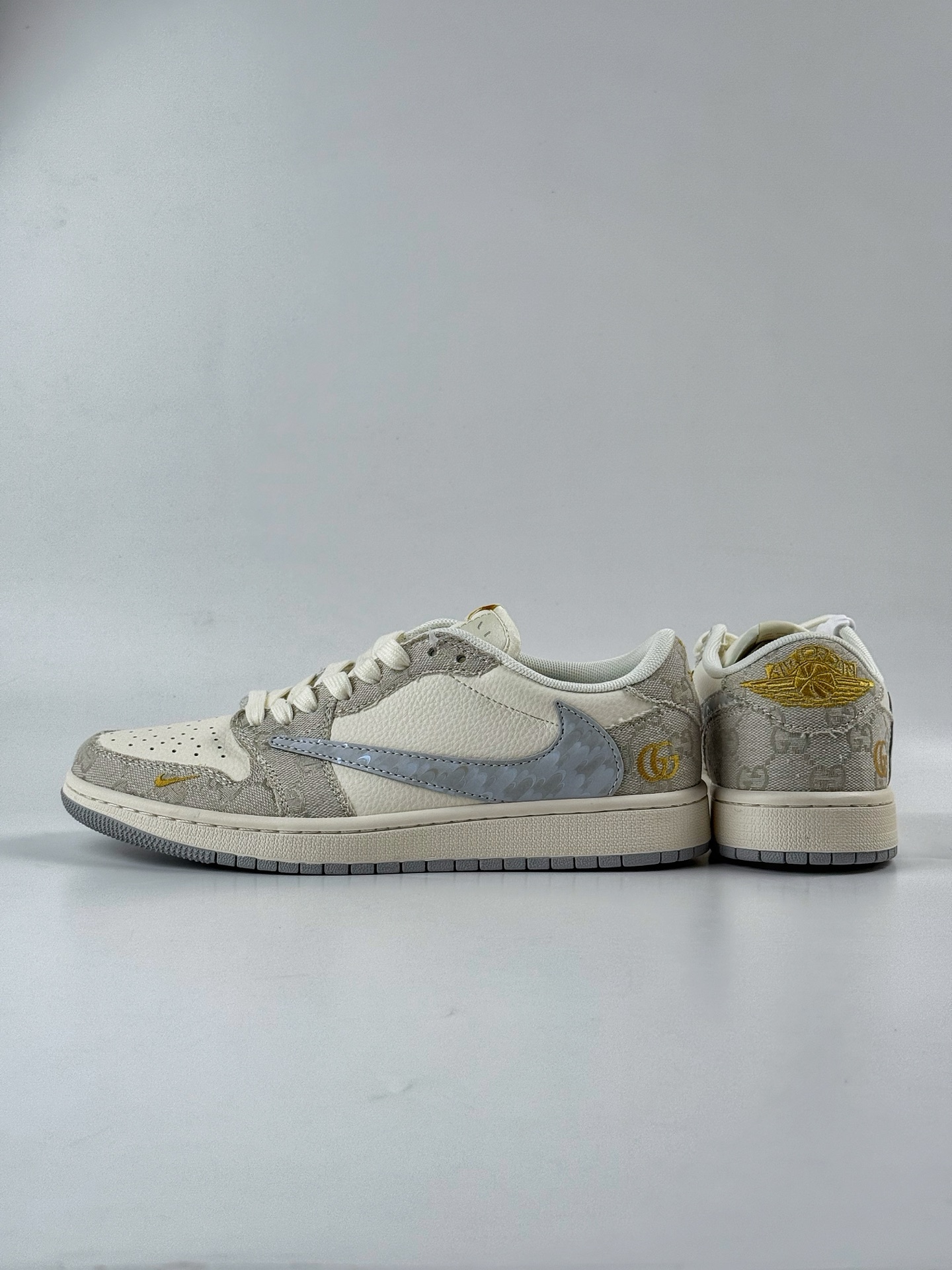 280 Travis Scott x Nike Air Jordan 1 Low x GUCCI Air Jordan 1 Low 反转灰白小勾倒钩 XS7089-604