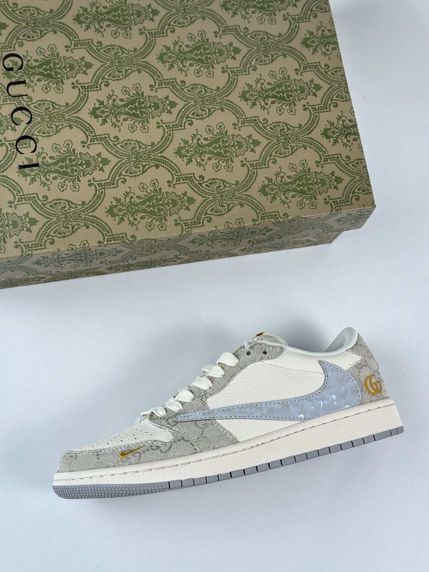 280 Travis Scott x Nike Air Jordan 1 Low x GUCCI Air Jordan 1 Low 反转灰白小勾倒钩 XS7089-604