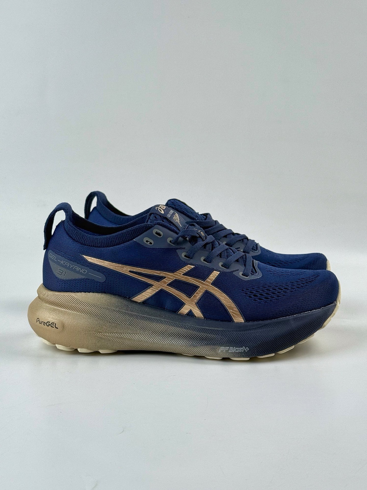 180 Asics Gel-Kayano 31 复古跑鞋 31代 运动休闲透气专业跑鞋 1011B950-400