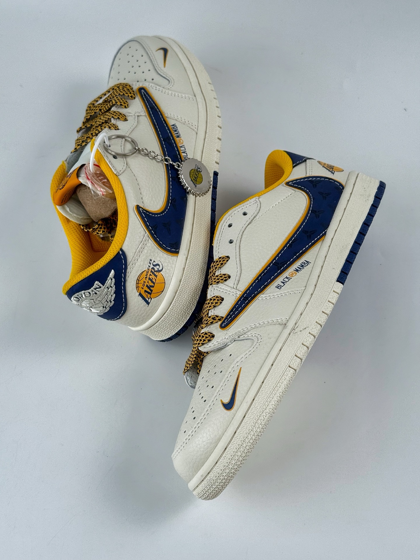 260 Travis Scott x Nike Air Jordan 1 Low x LOS ANGELES Air Jordan 1 Low 反转洛杉矶湖人白黄小勾满天星倒钩 XB1979-007