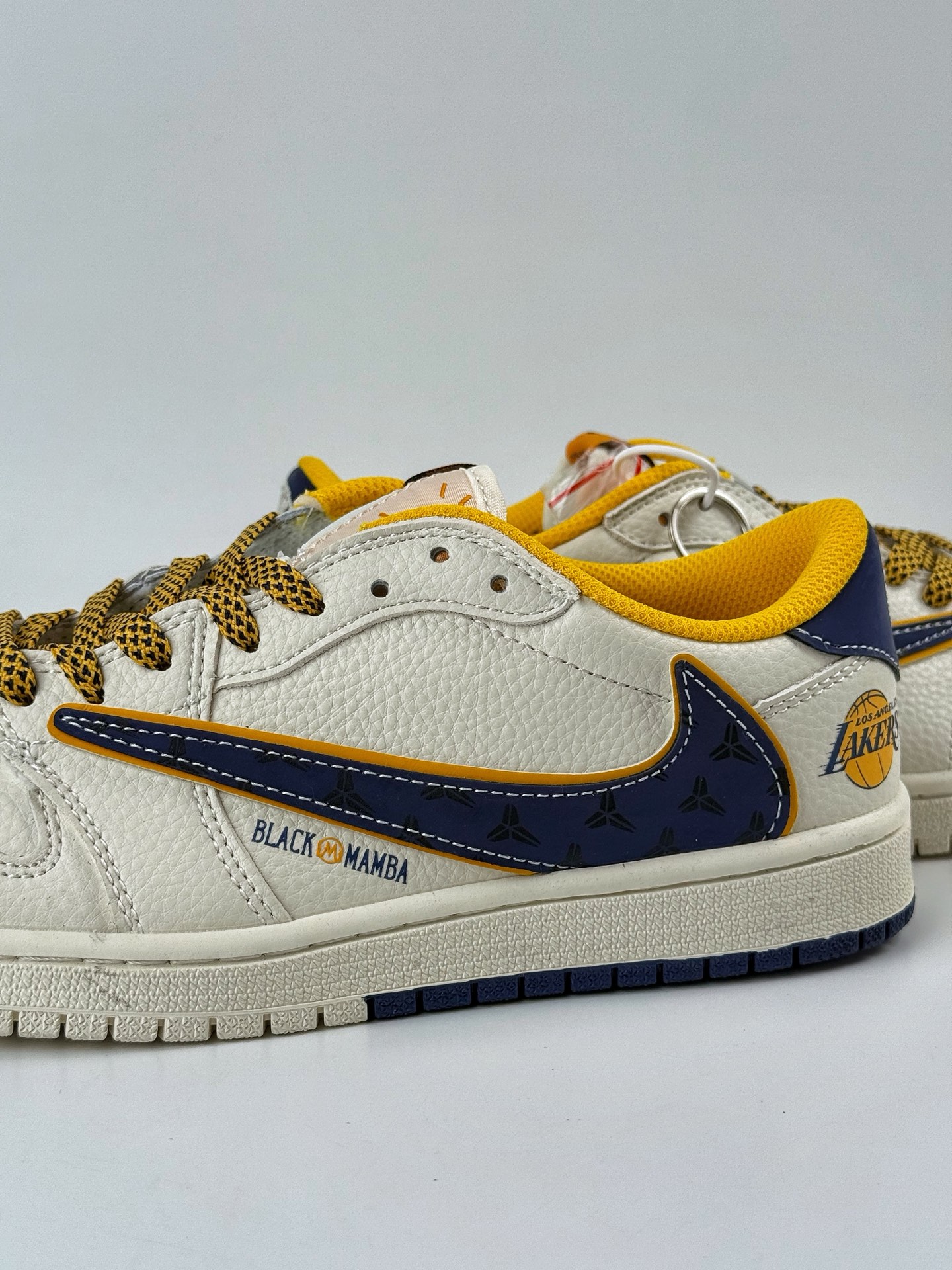 260 Travis Scott x Nike Air Jordan 1 Low x LOS ANGELES Air Jordan 1 Low 反转洛杉矶湖人白黄小勾满天星倒钩 XB1979-007