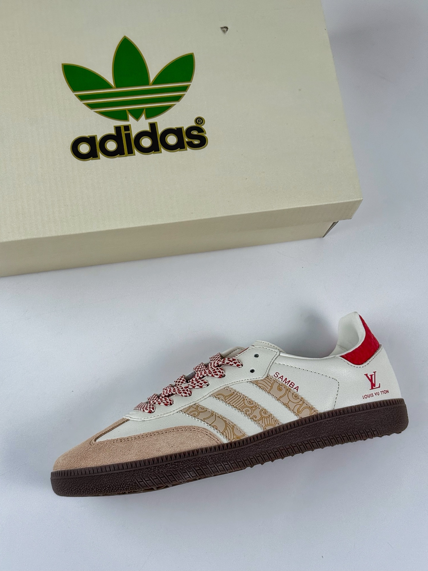 200 adidas originals Samba OG x Louis Vuitton 棕白红 桑巴舞系列复古经典轻便板鞋 GJ75810