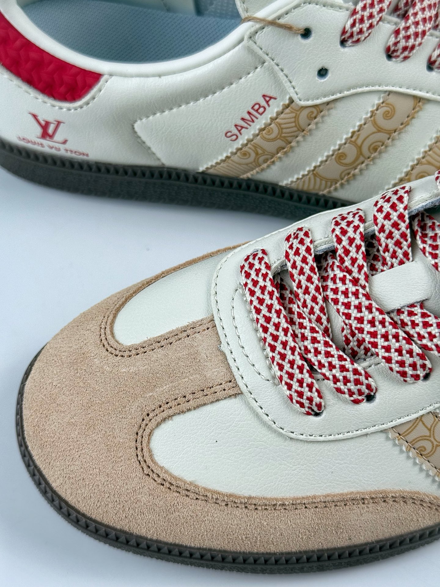 200 adidas originals Samba OG x Louis Vuitton 棕白红 桑巴舞系列复古经典轻便板鞋 GJ75810