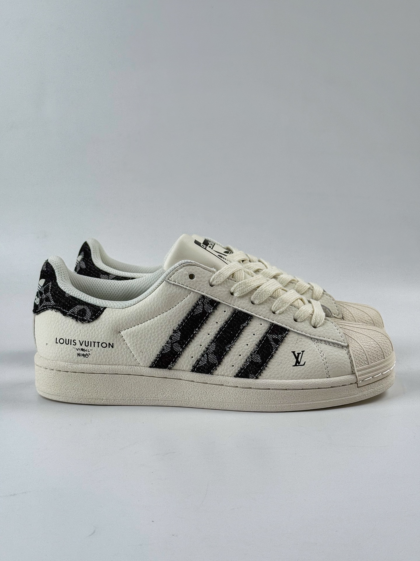 220 AD Originals Superstar x Louis Vuitton 白黑 SD6820