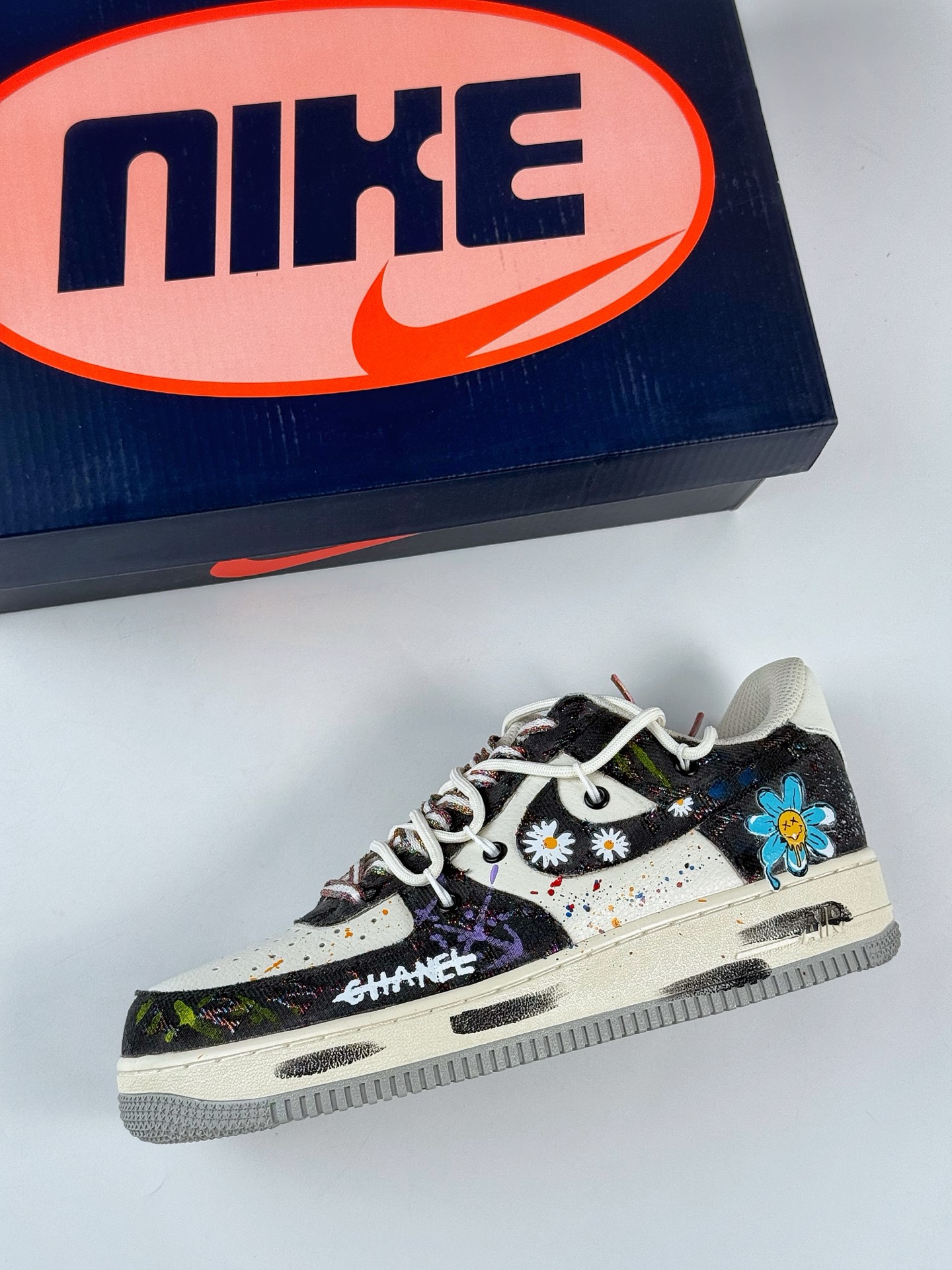 260 Nike Air Force 1 Low 07 向日葵涂鸦 黑白绑带 BD7007-333