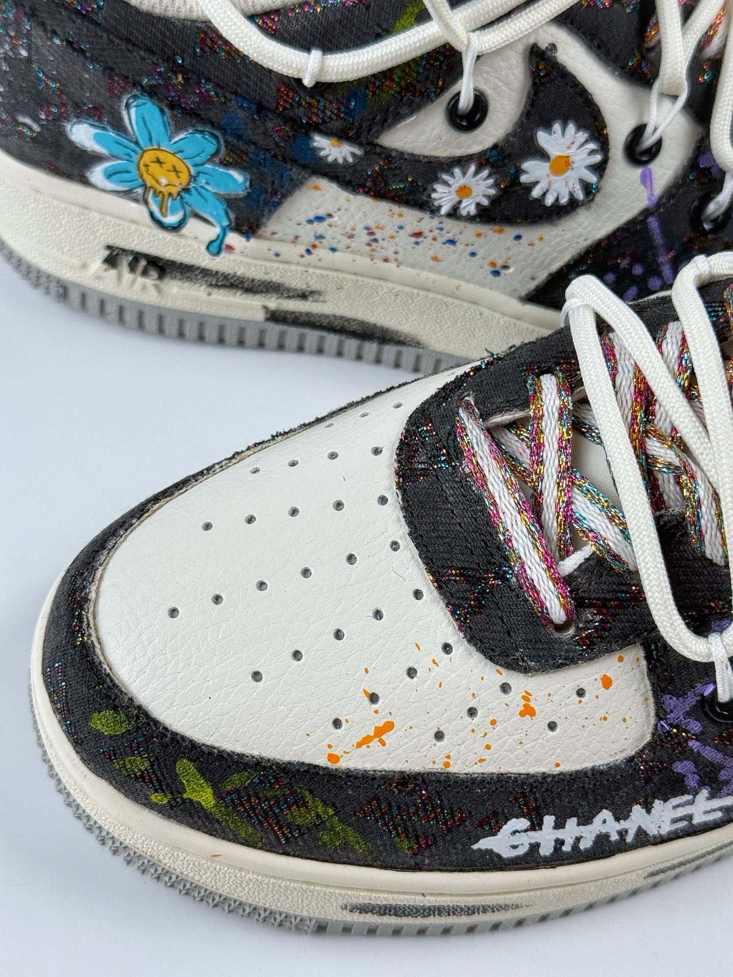 260 Nike Air Force 1 Low 07 向日葵涂鸦 黑白绑带 BD7007-333