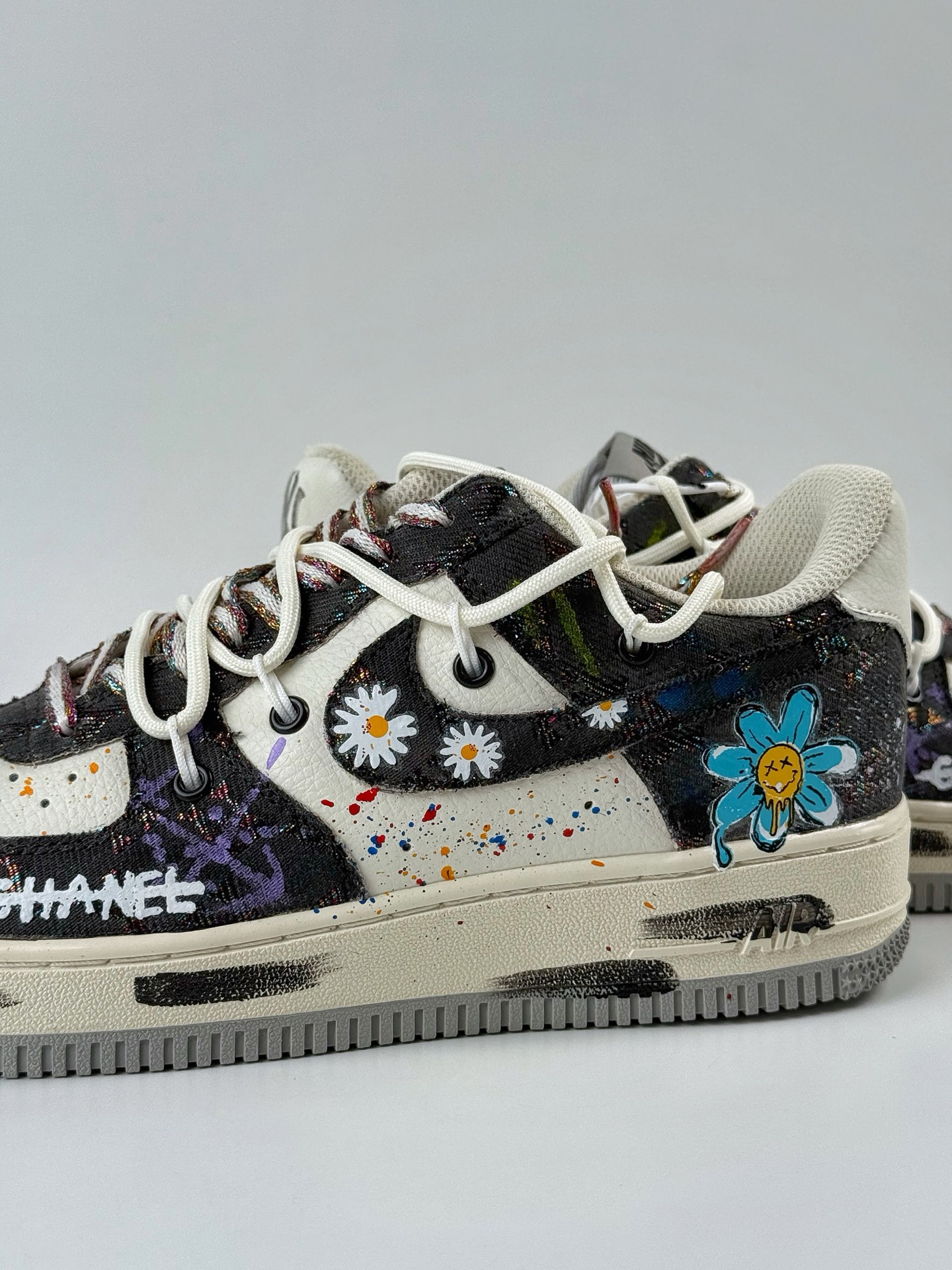 260 Nike Air Force 1 Low 07 向日葵涂鸦 黑白绑带 BD7007-333