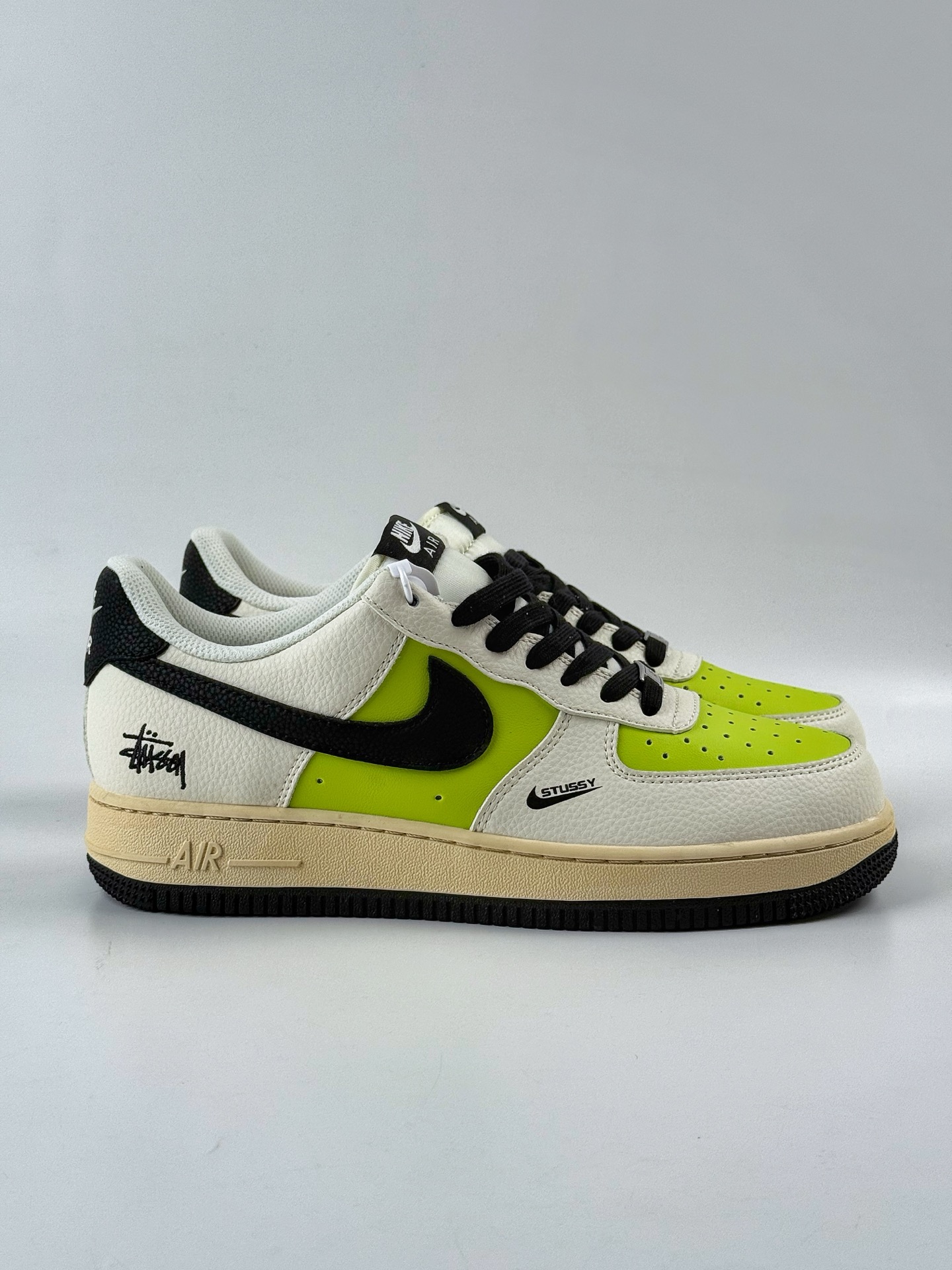 260 Nike Air Force 1 Low 07 x Stussy 白绿黑小勾 QW5836-002
