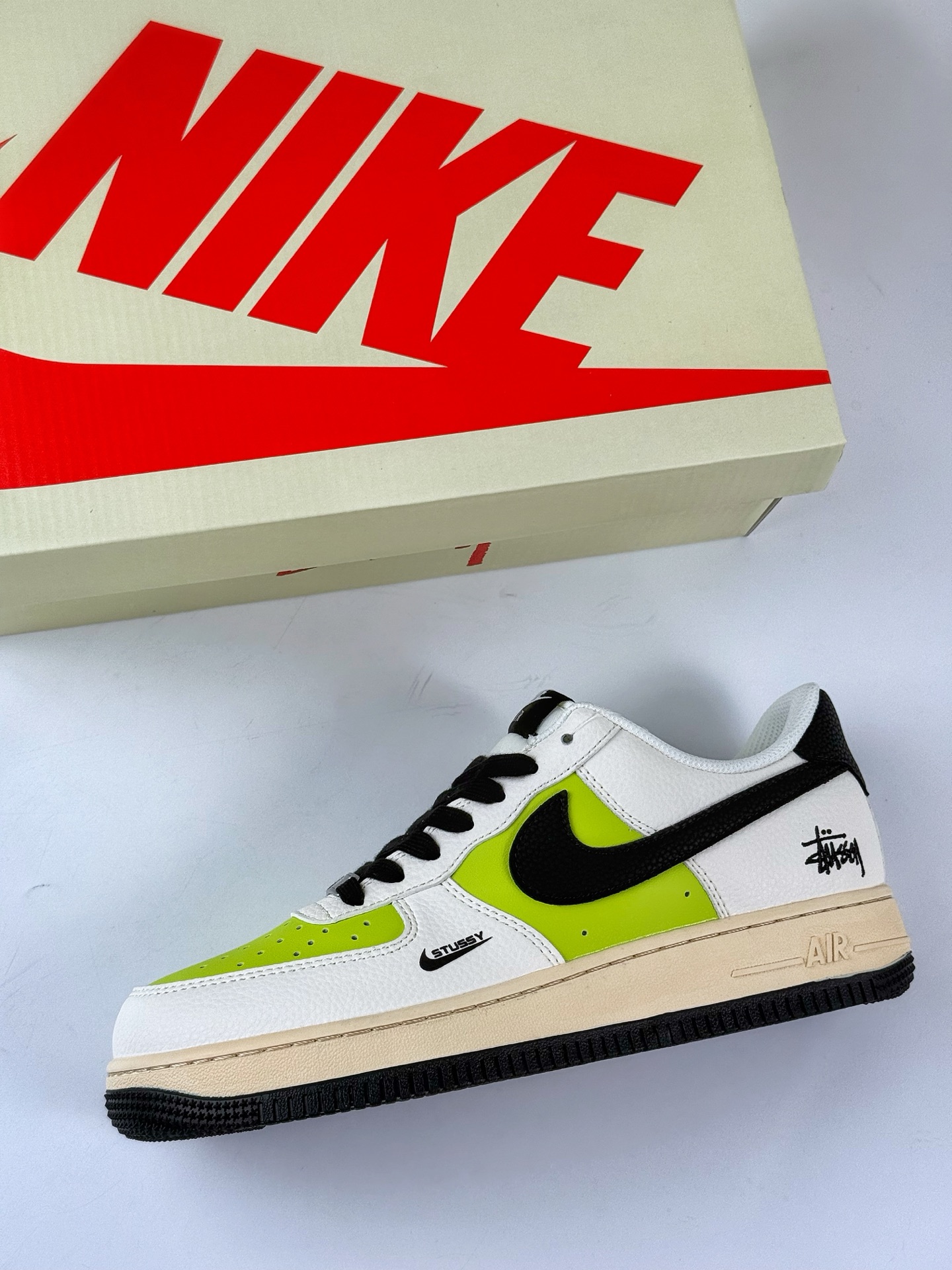 260 Nike Air Force 1 Low 07 x Stussy 白绿黑小勾 QW5836-002