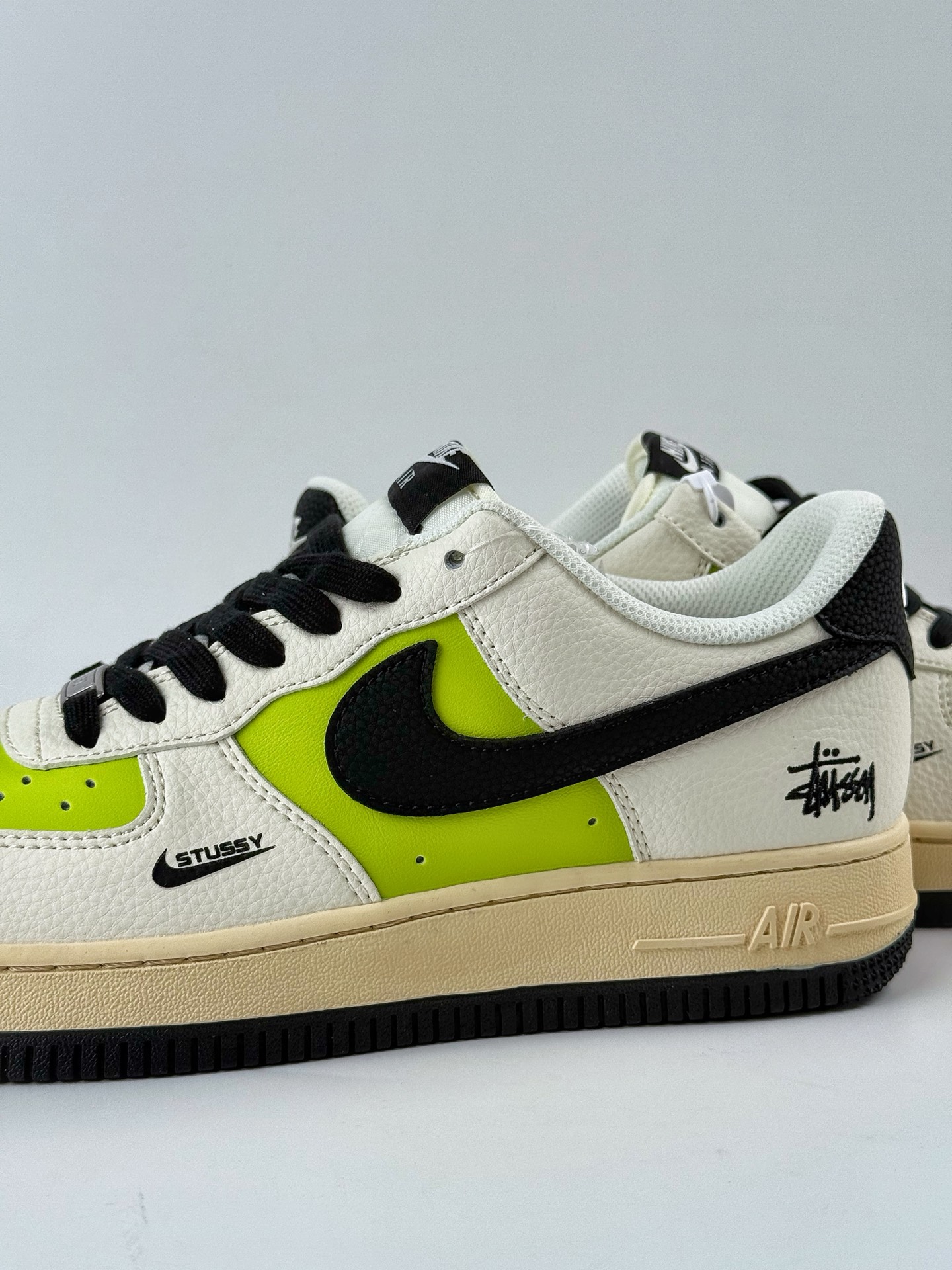 260 Nike Air Force 1 Low 07 x Stussy 白绿黑小勾 QW5836-002