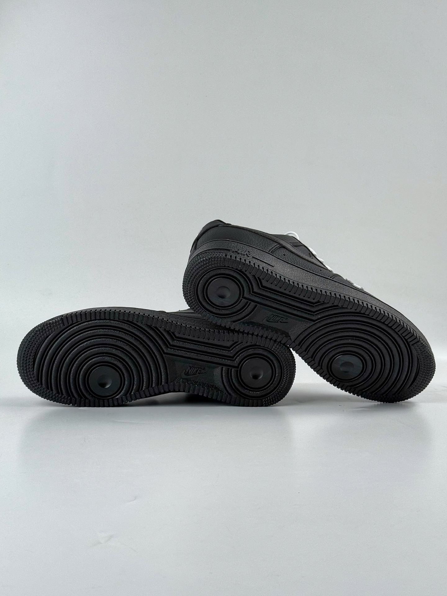 220 Nike Air Force 1 Low 07 黑白十字架 CW2288-111