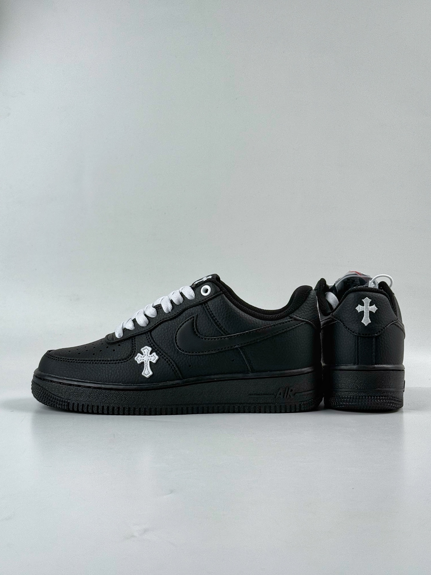 220 Nike Air Force 1 Low 07 黑白十字架 CW2288-111