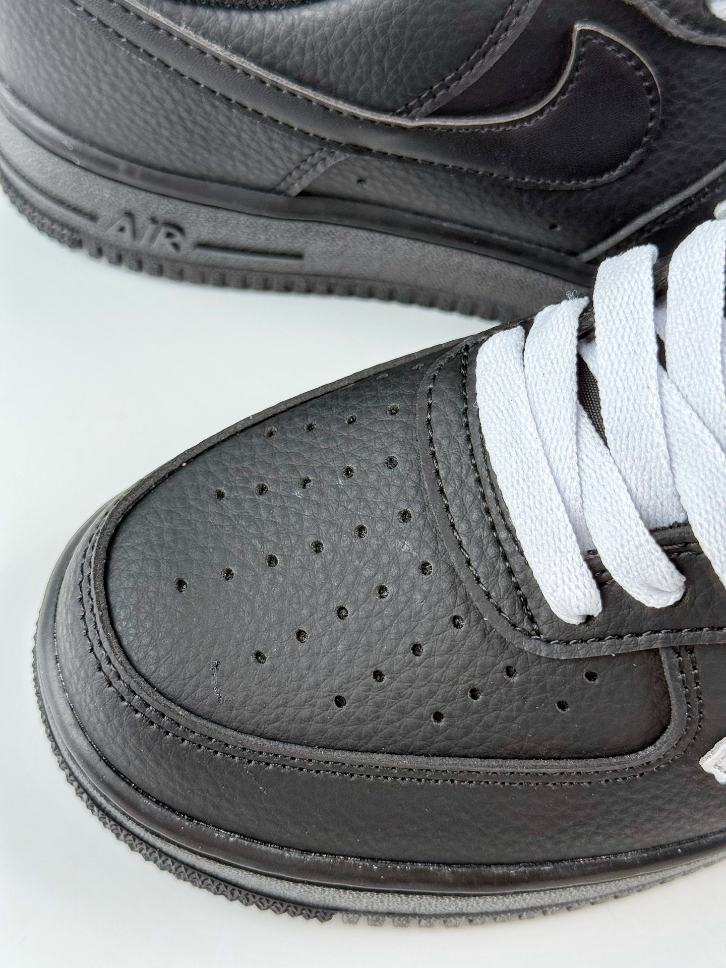 220 Nike Air Force 1 Low 07 黑白十字架 CW2288-111