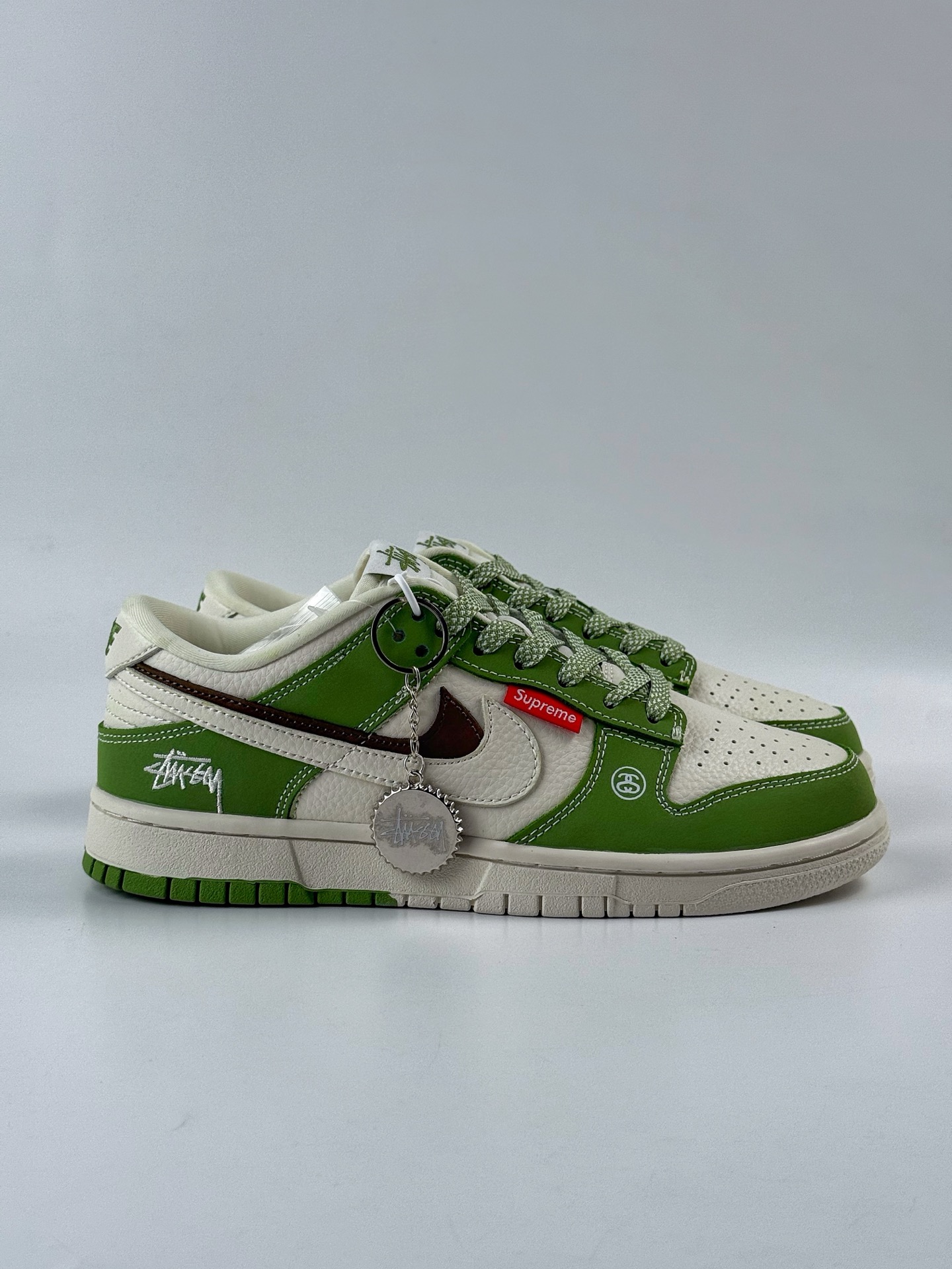 280 Nike SB Dunk Low x Stussy 绿白双钩满天星 LW1818-120