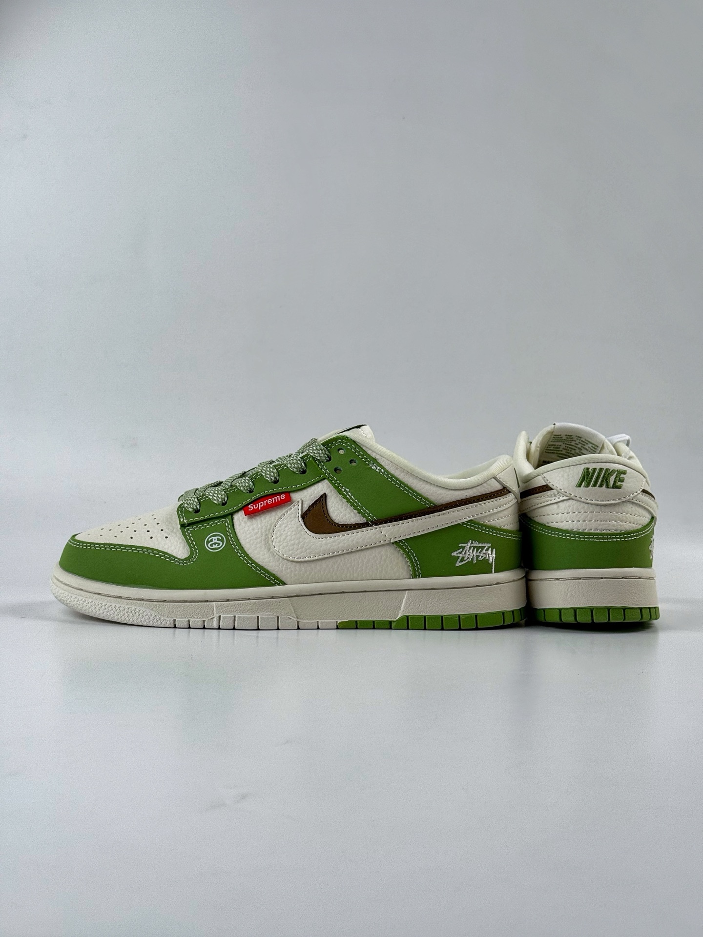 280 Nike SB Dunk Low x Stussy 绿白双钩满天星 LW1818-120