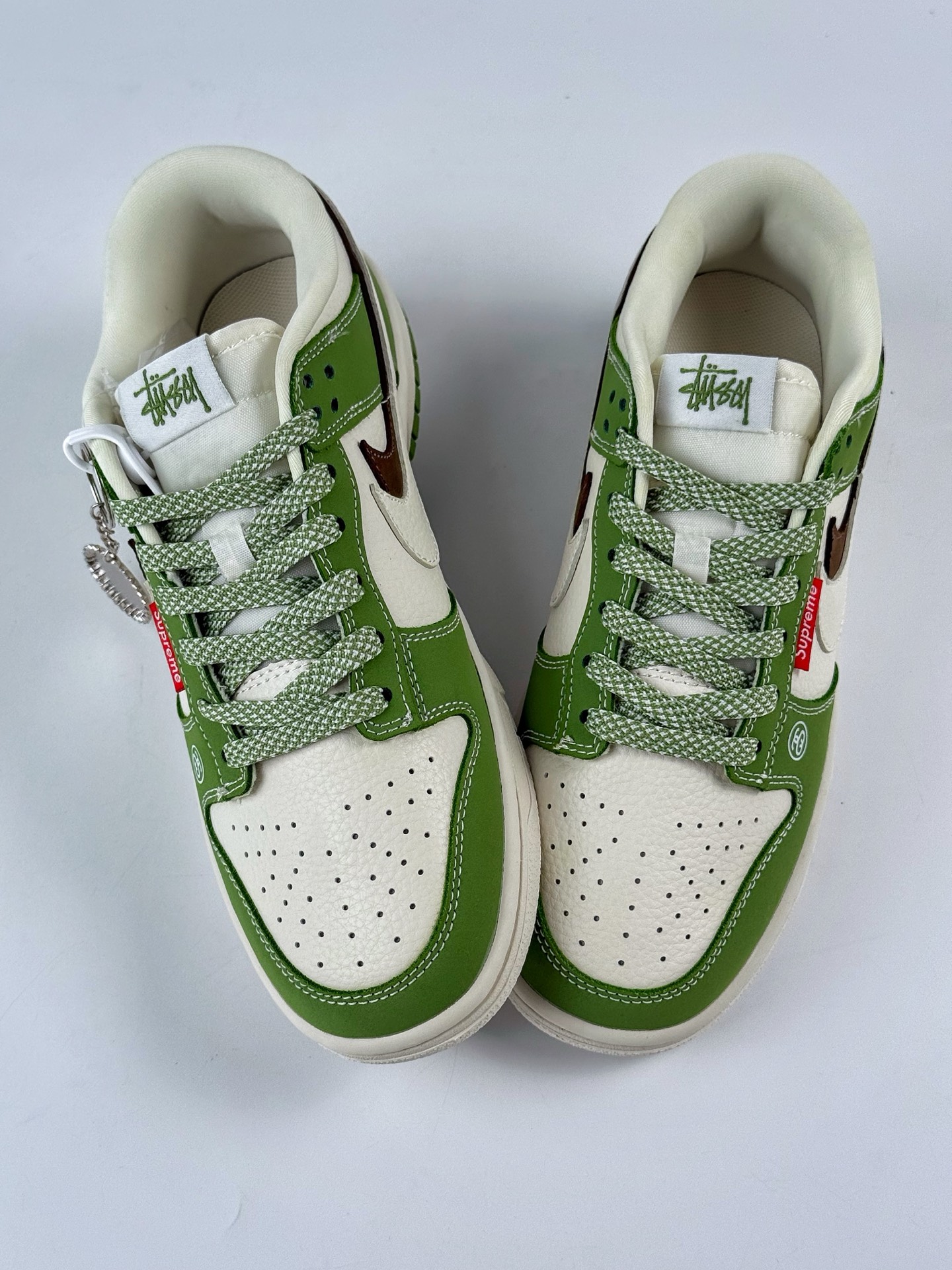 280 Nike SB Dunk Low x Stussy 绿白双钩满天星 LW1818-120