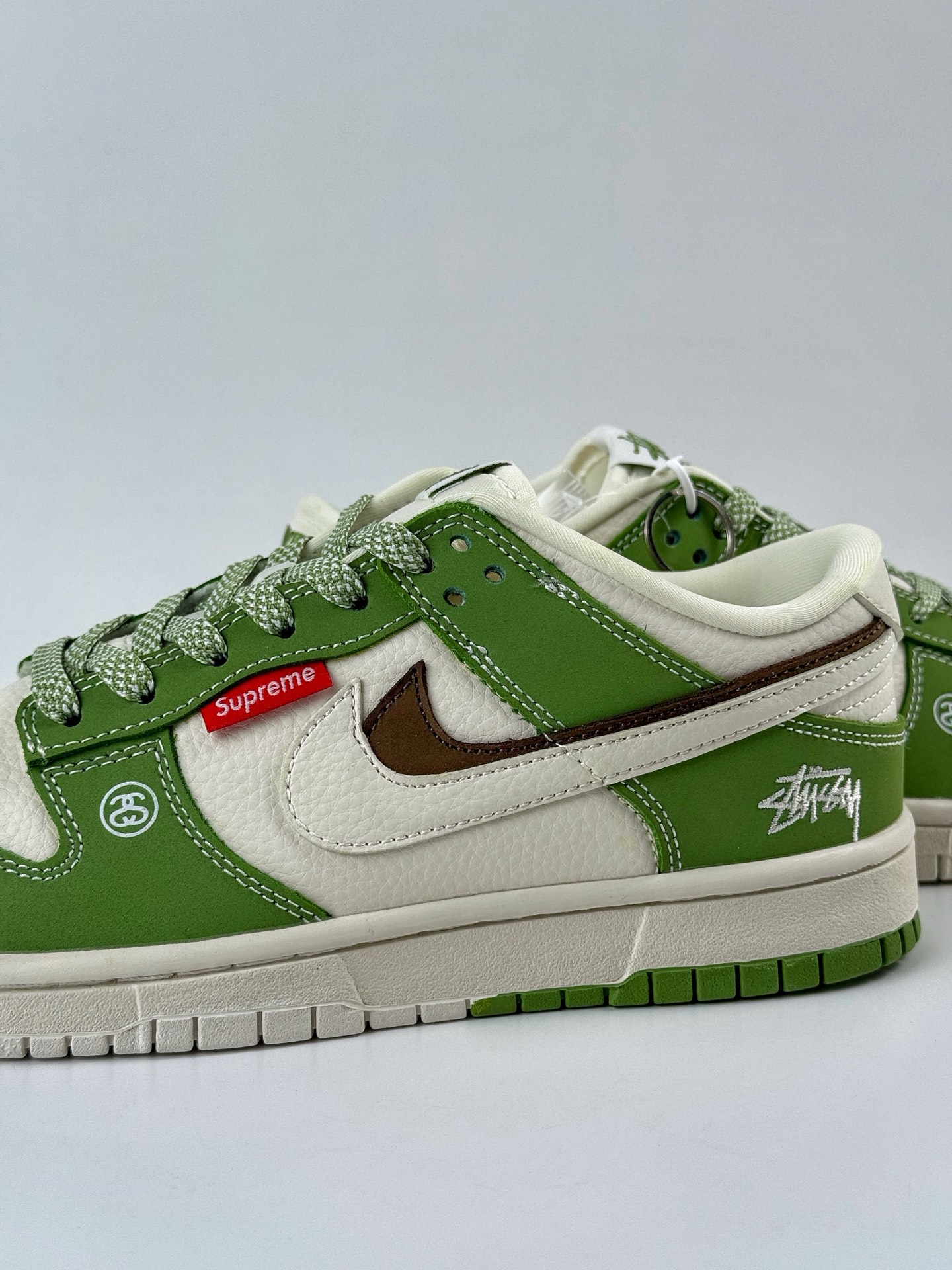 280 Nike SB Dunk Low x Stussy 绿白双钩满天星 LW1818-120