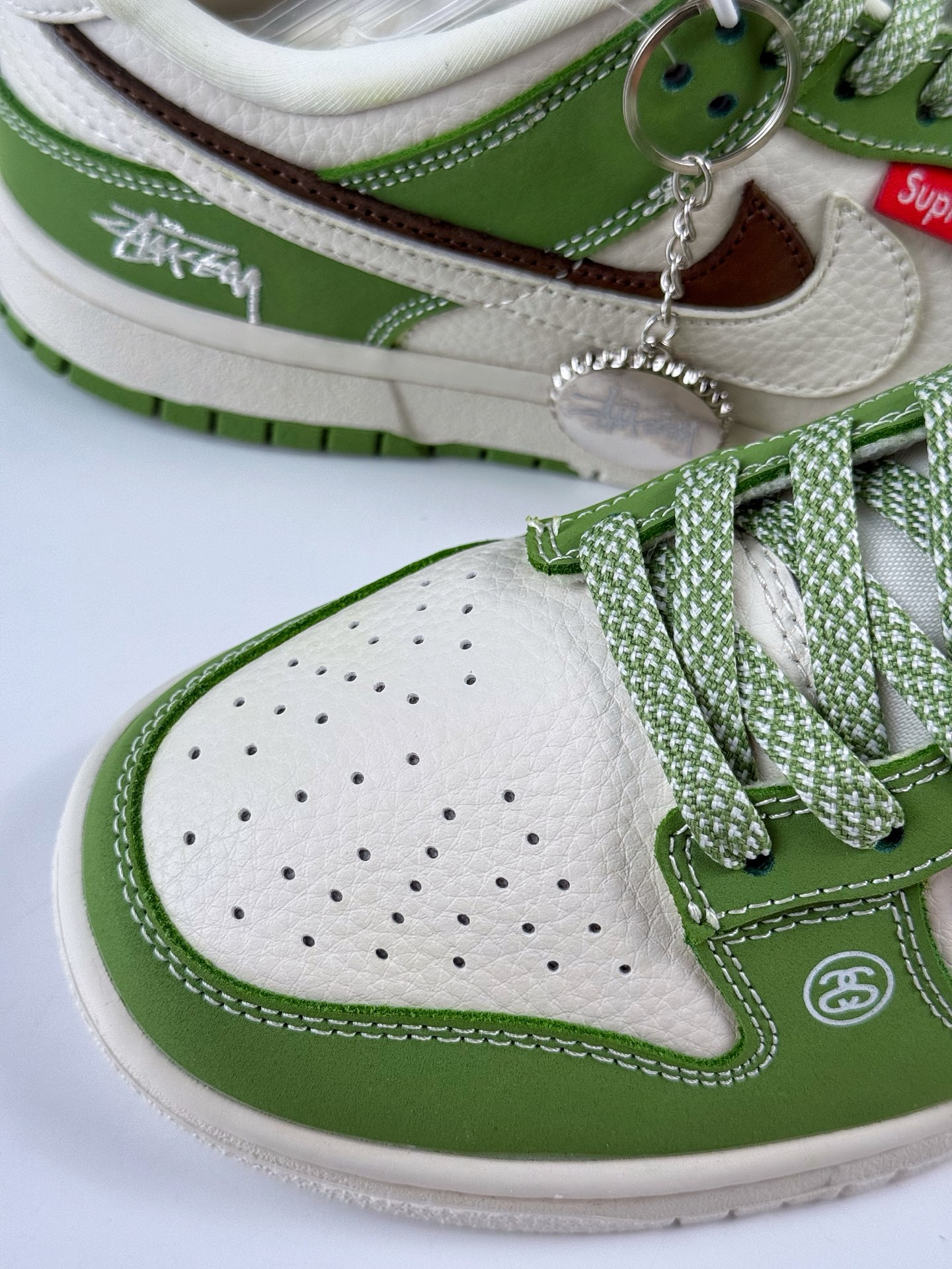 280 Nike SB Dunk Low x Stussy 绿白双钩满天星 LW1818-120