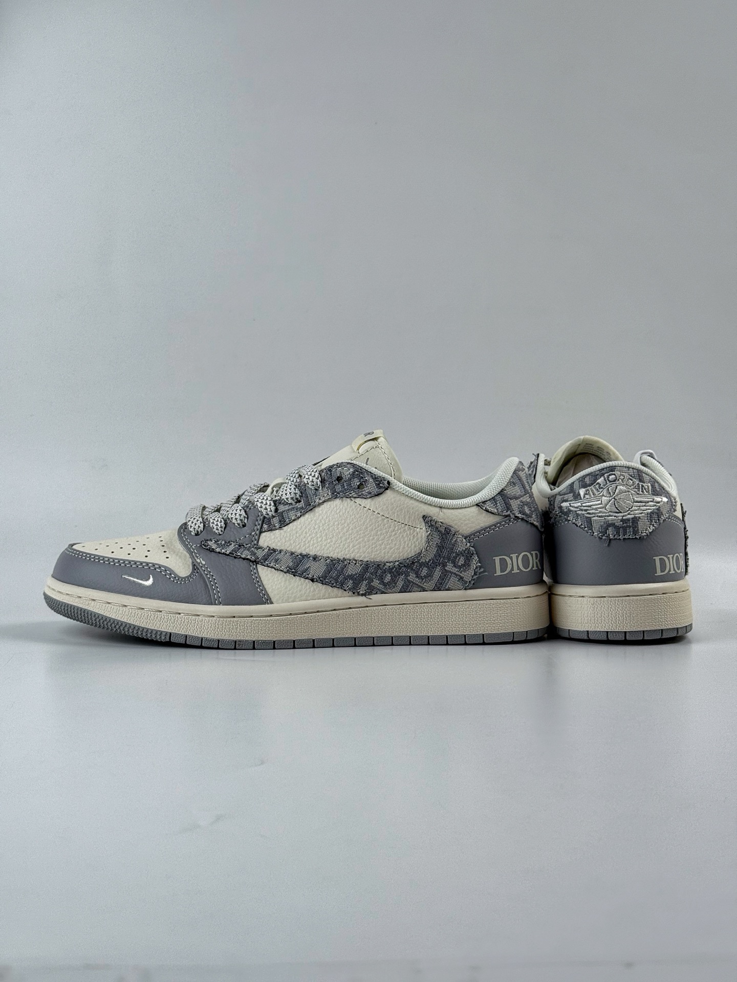 280 Travis Scott x Nike Air Jordan 1 Low x DIRO Air Jordan 1 Low 反转灰白小勾满天星倒钩 XS7089-612
