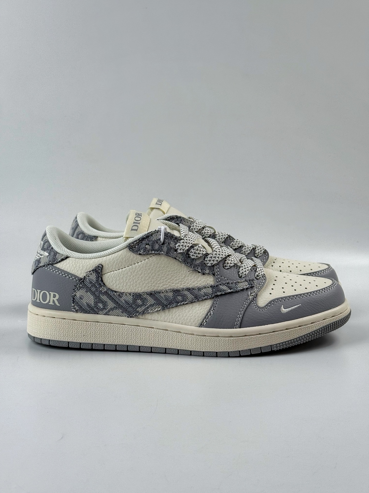 280 Travis Scott x Nike Air Jordan 1 Low x DIRO Air Jordan 1 Low 反转灰白小勾满天星倒钩 XS7089-612