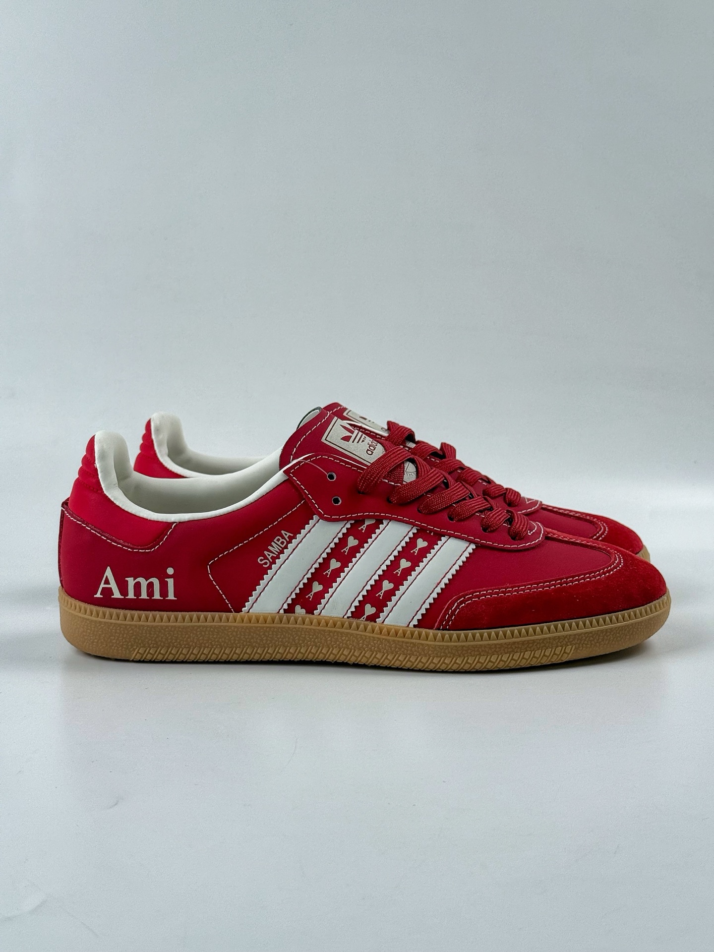 200 adidas originals Samba OG x AMI 红白 桑巴舞系列复古经典轻便板鞋 XR0006