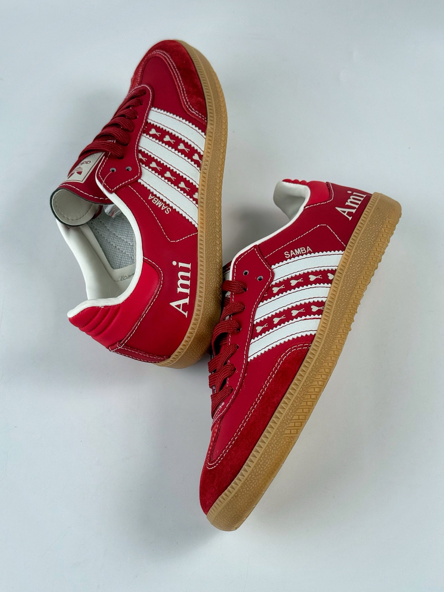 200 adidas originals Samba OG x AMI 红白 桑巴舞系列复古经典轻便板鞋 XR0006