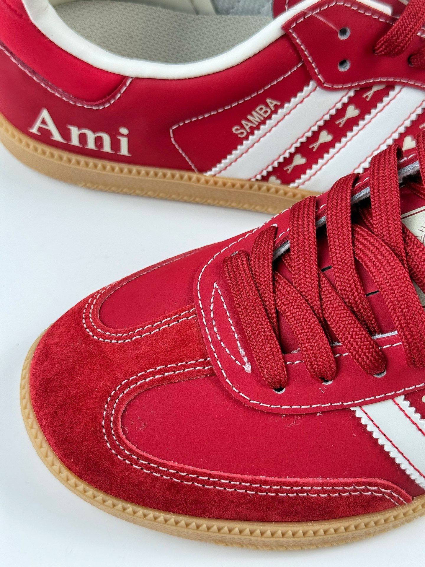 200 adidas originals Samba OG x AMI 红白 桑巴舞系列复古经典轻便板鞋 XR0006