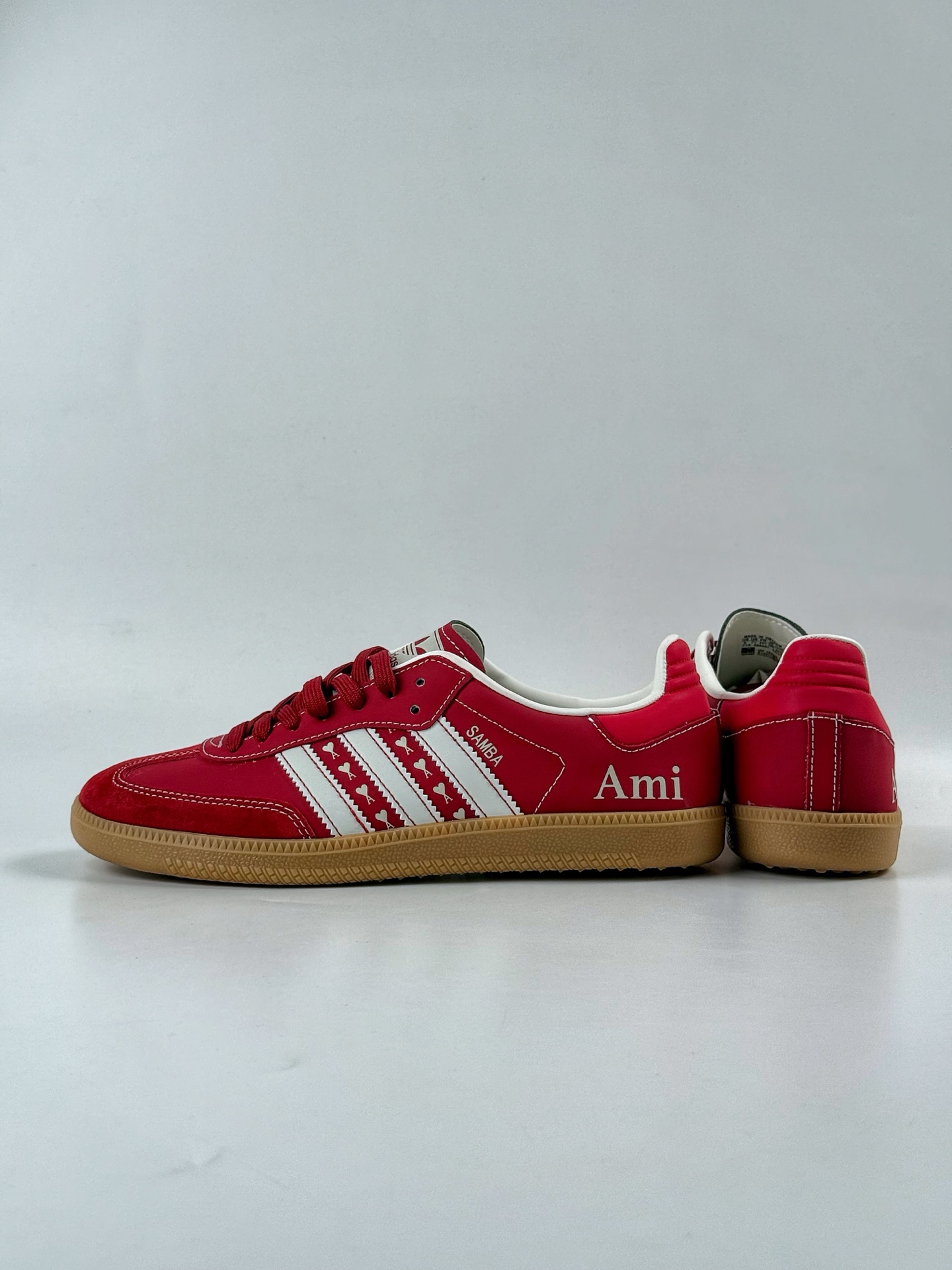 200 adidas originals Samba OG x AMI 红白 桑巴舞系列复古经典轻便板鞋 XR0006
