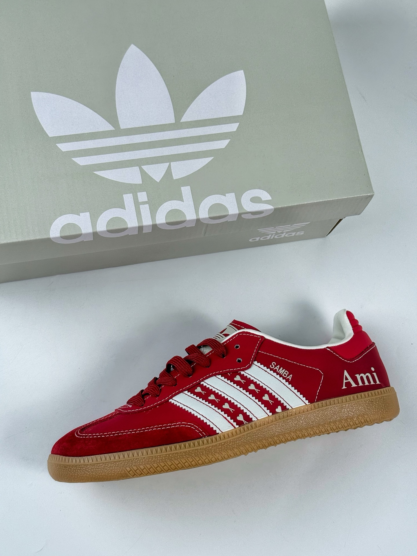 200 adidas originals Samba OG x AMI 红白 桑巴舞系列复古经典轻便板鞋 XR0006
