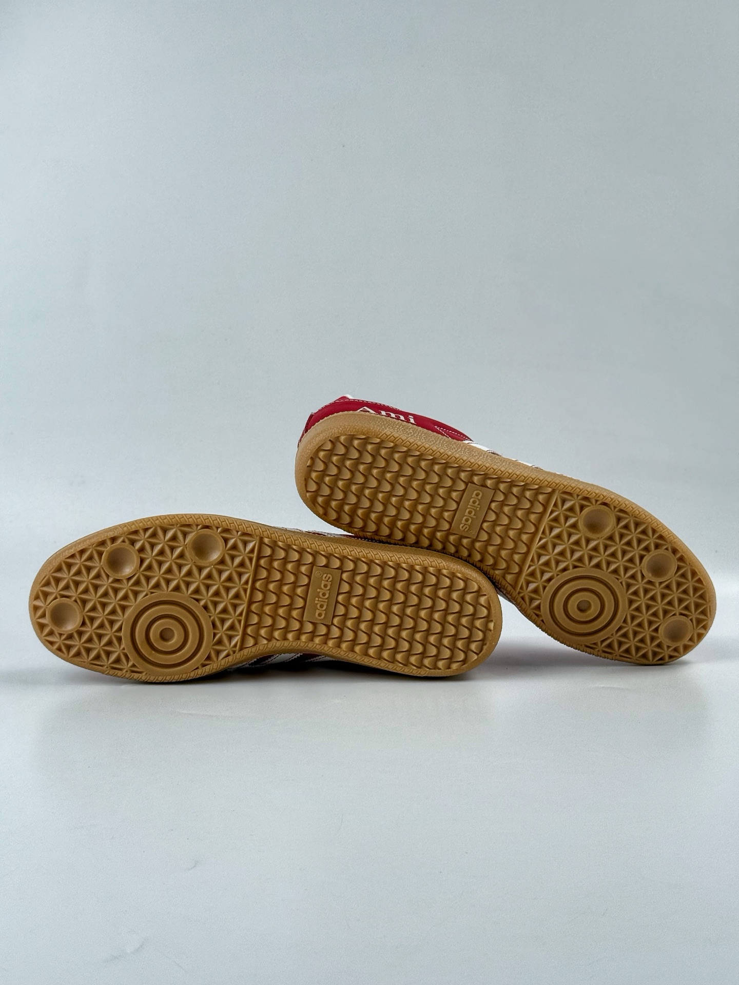 200 adidas originals Samba OG x AMI 红白 桑巴舞系列复古经典轻便板鞋 XR0006