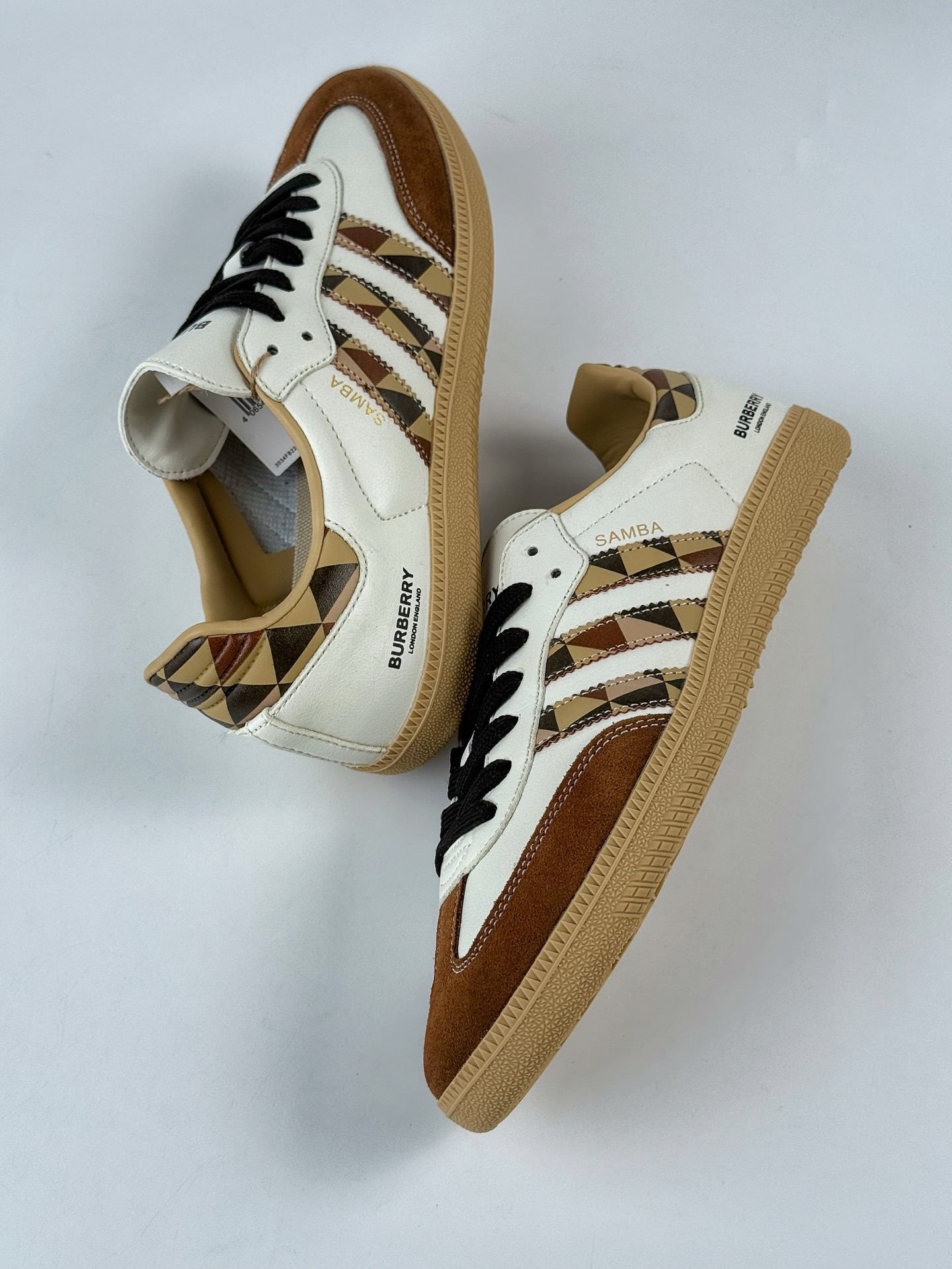 200 adidas originals Samba OG x BURBERRY 棕白 桑巴舞系列复古经典轻便板鞋 GJ75806