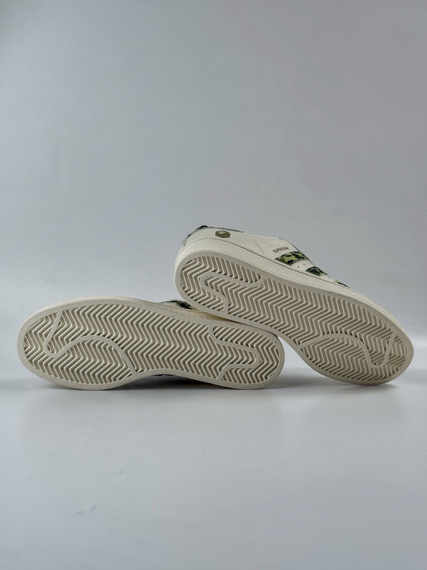 220 AD Originals Superstar x BAPE 白绿 DS0018