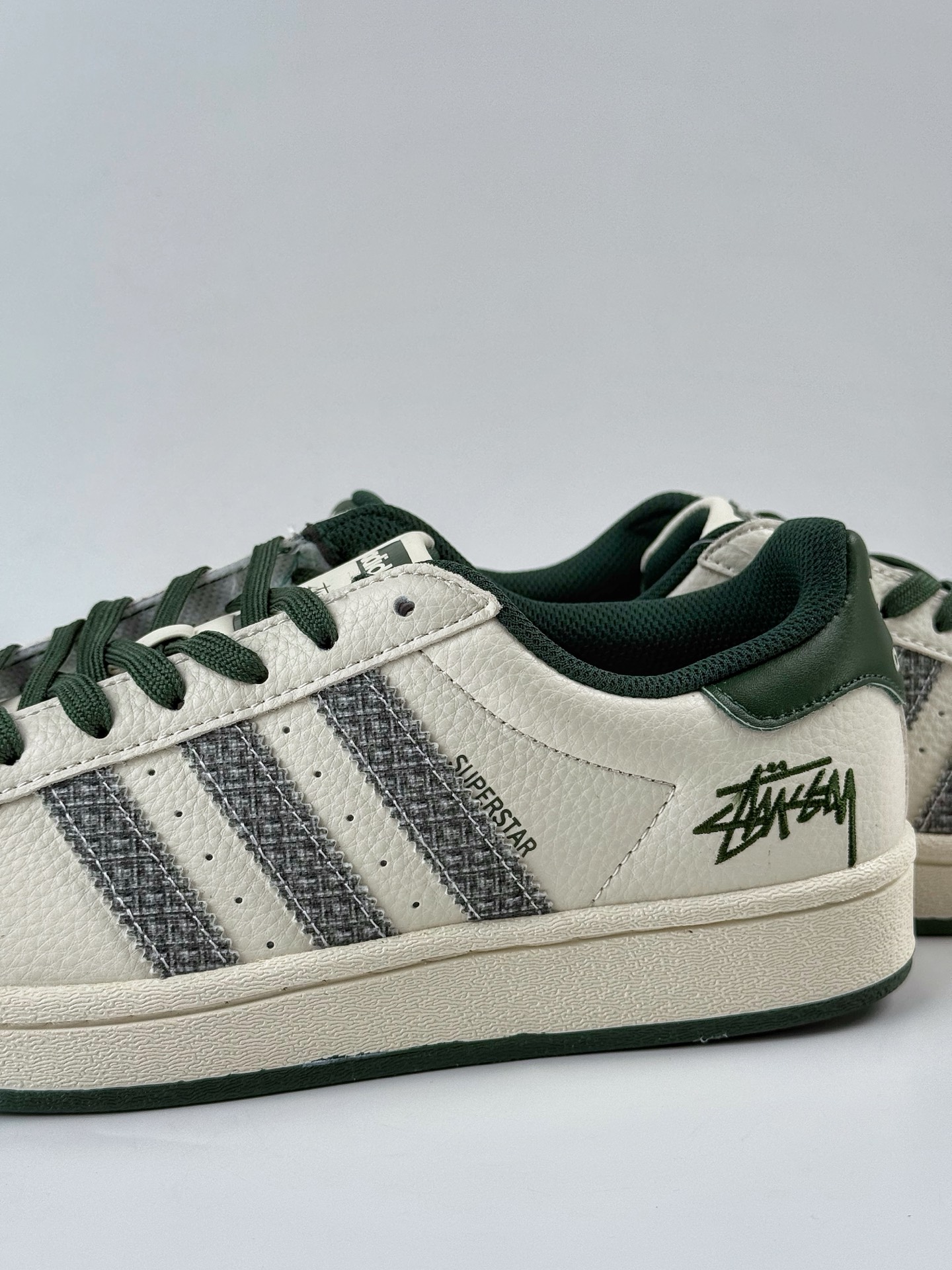 220 AD Originals Superstar x Stussy 白绿 AD8017