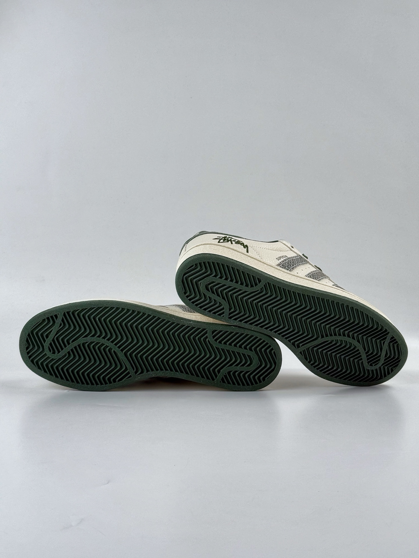 220 AD Originals Superstar x Stussy 白绿 AD8017