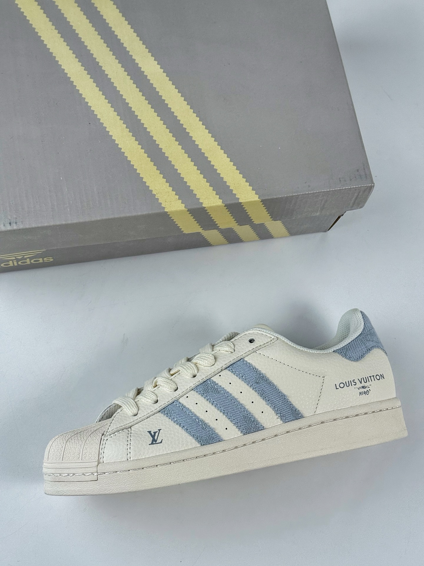 220 AD Originals Superstar x Louis Vuitton 白蓝 SD6821