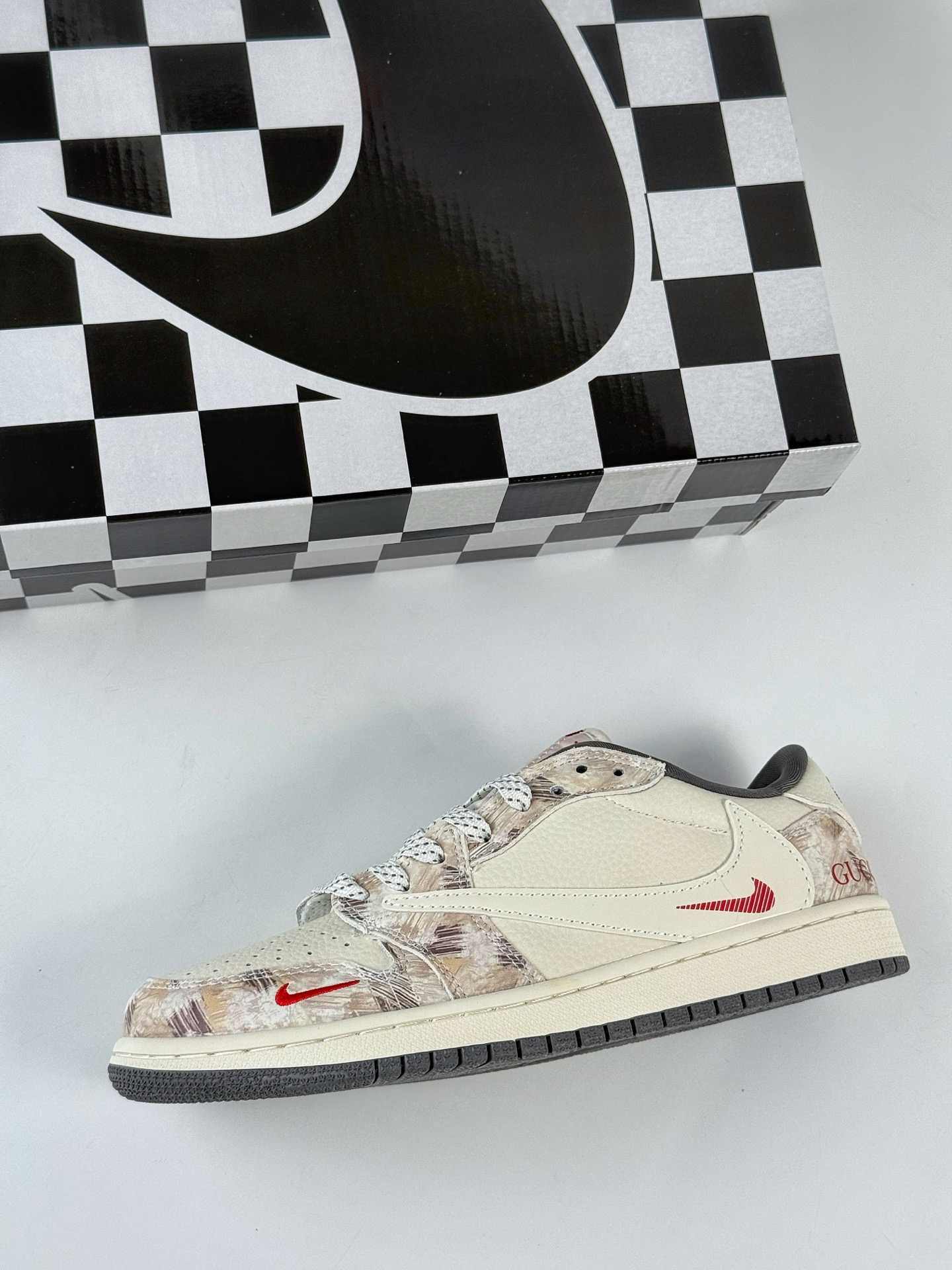 260 Travis Scott x Nike Air Jordan 1 Low x GUCCI Air Jordan 1 Low 反转灰棕双小勾满天星倒钩 XB1979-005