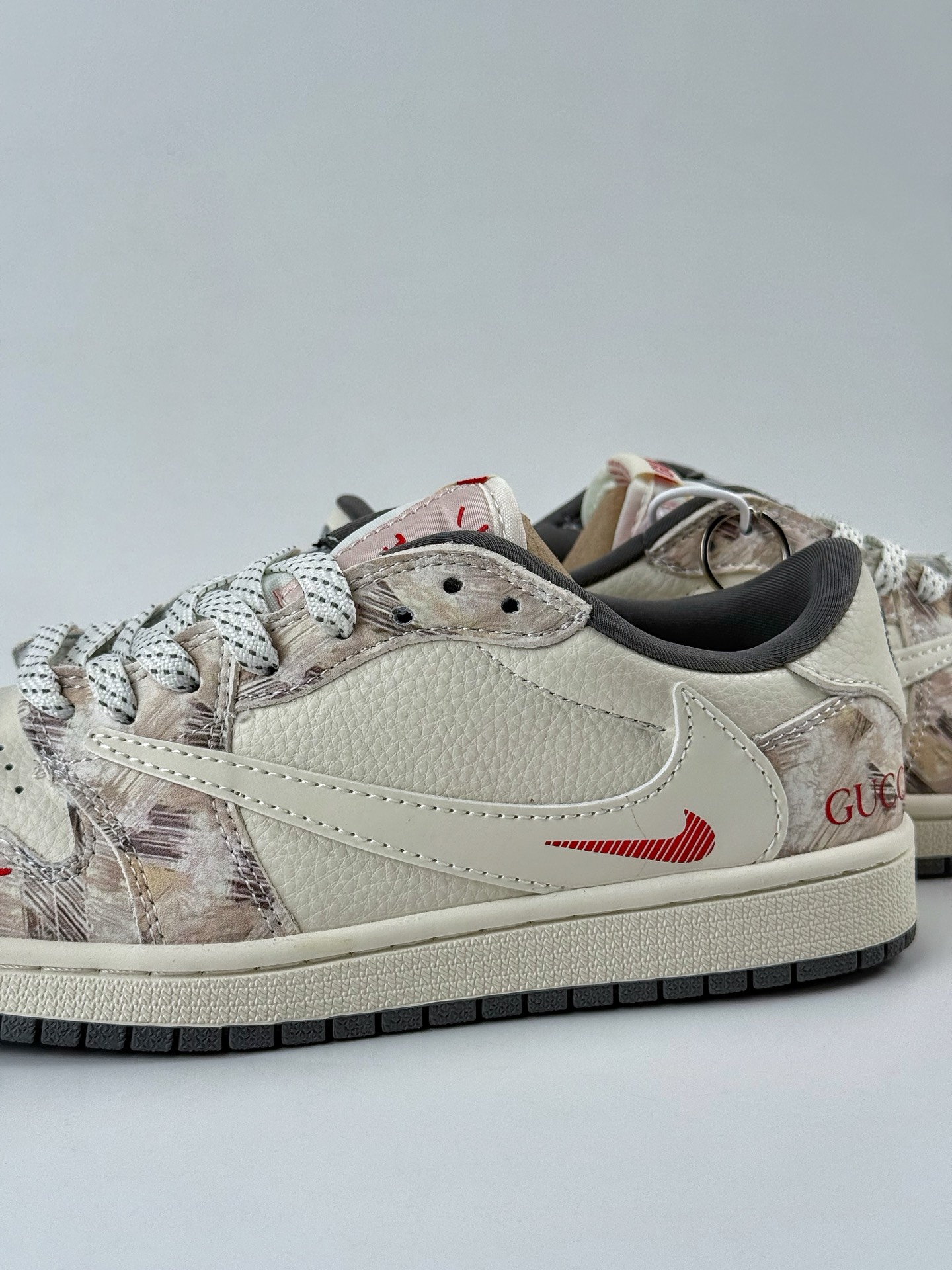 260 Travis Scott x Nike Air Jordan 1 Low x GUCCI Air Jordan 1 Low 反转灰棕双小勾满天星倒钩 XB1979-005