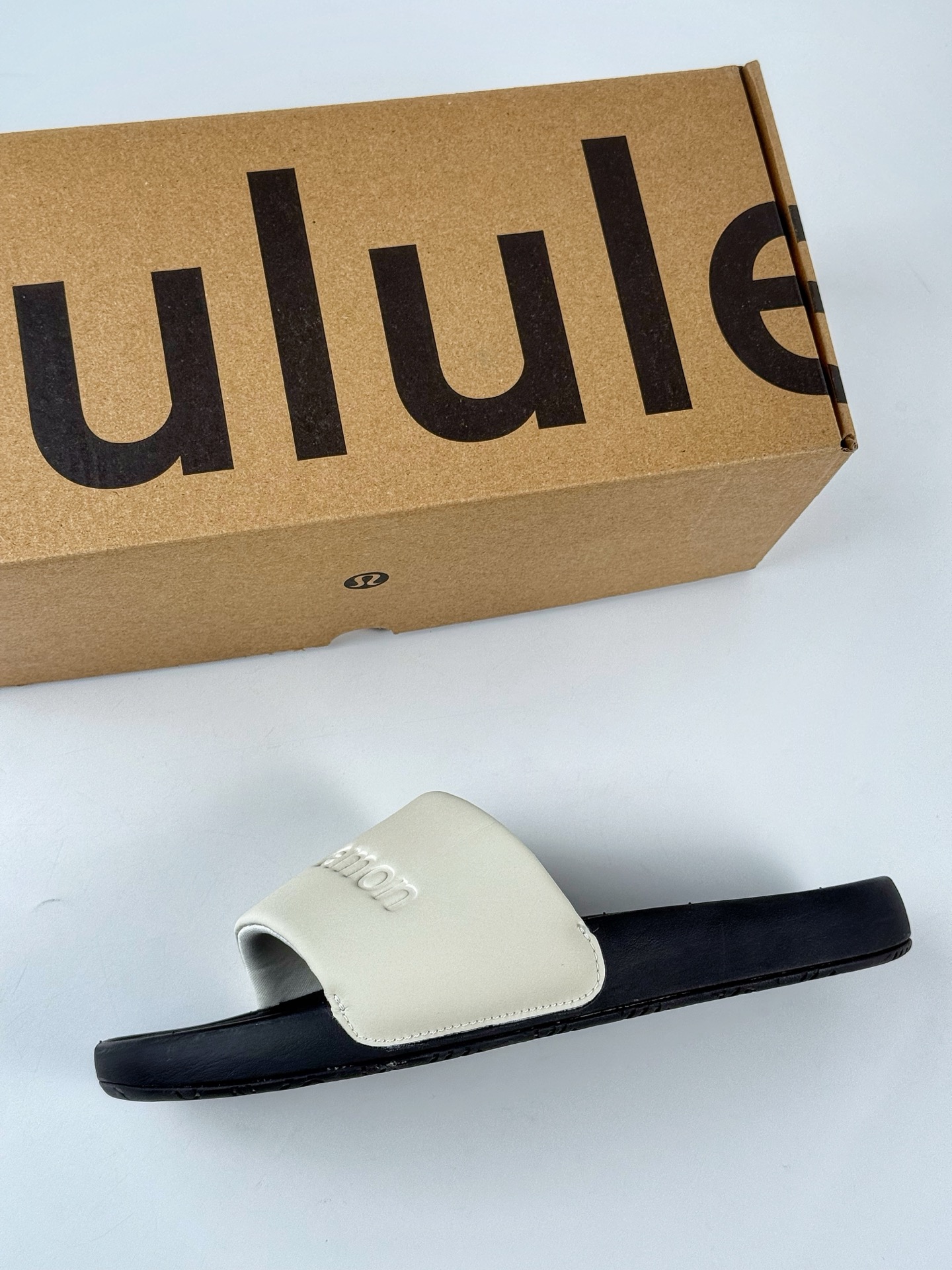 140 lululemon露露乐蒙 restfeel slide 舒适 防滑防磨一字拖鞋 白黑 LM9AYYS 02-25