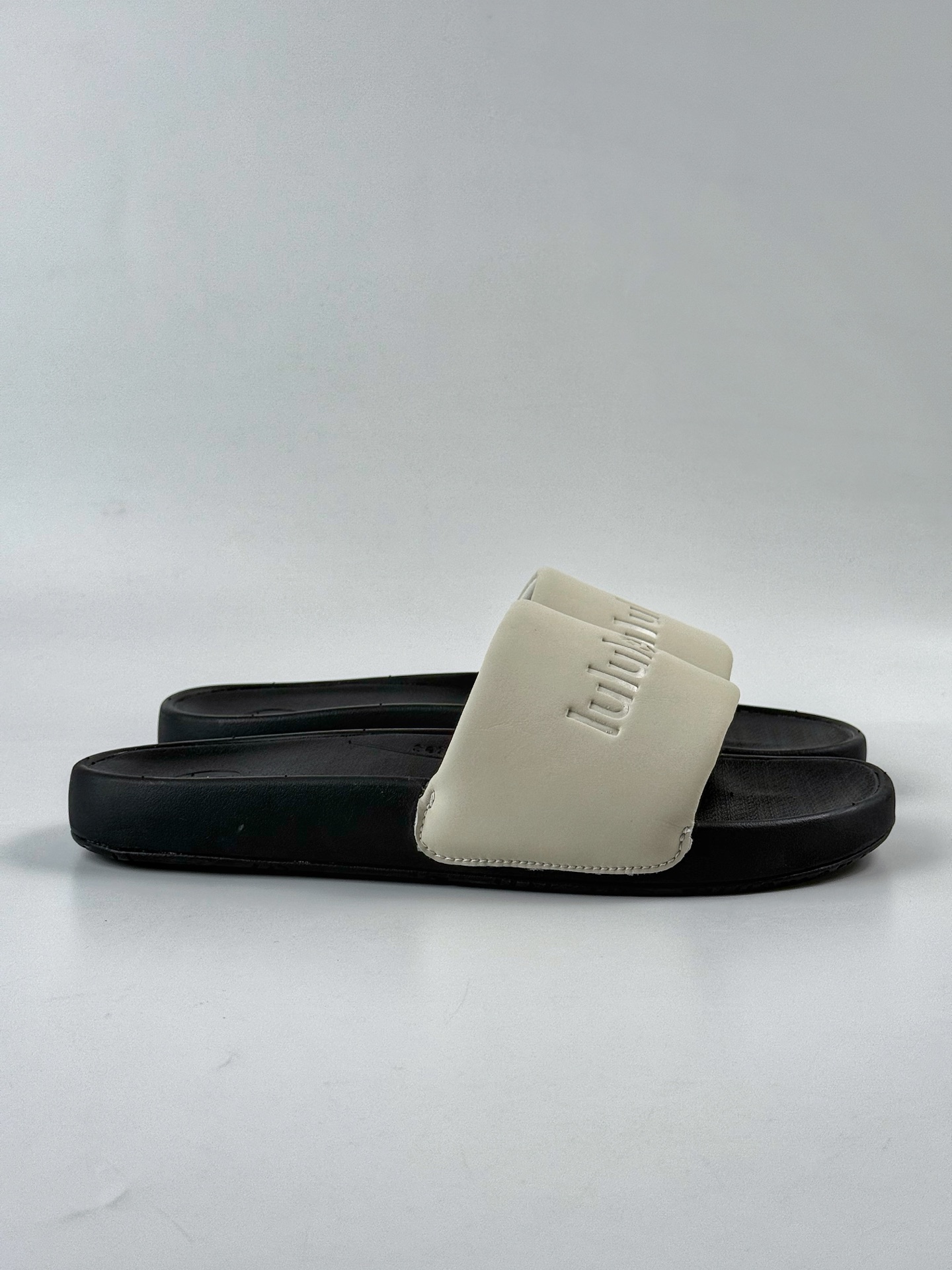 140 lululemon露露乐蒙 restfeel slide 舒适 防滑防磨一字拖鞋 白黑 LM9AYYS 02-25