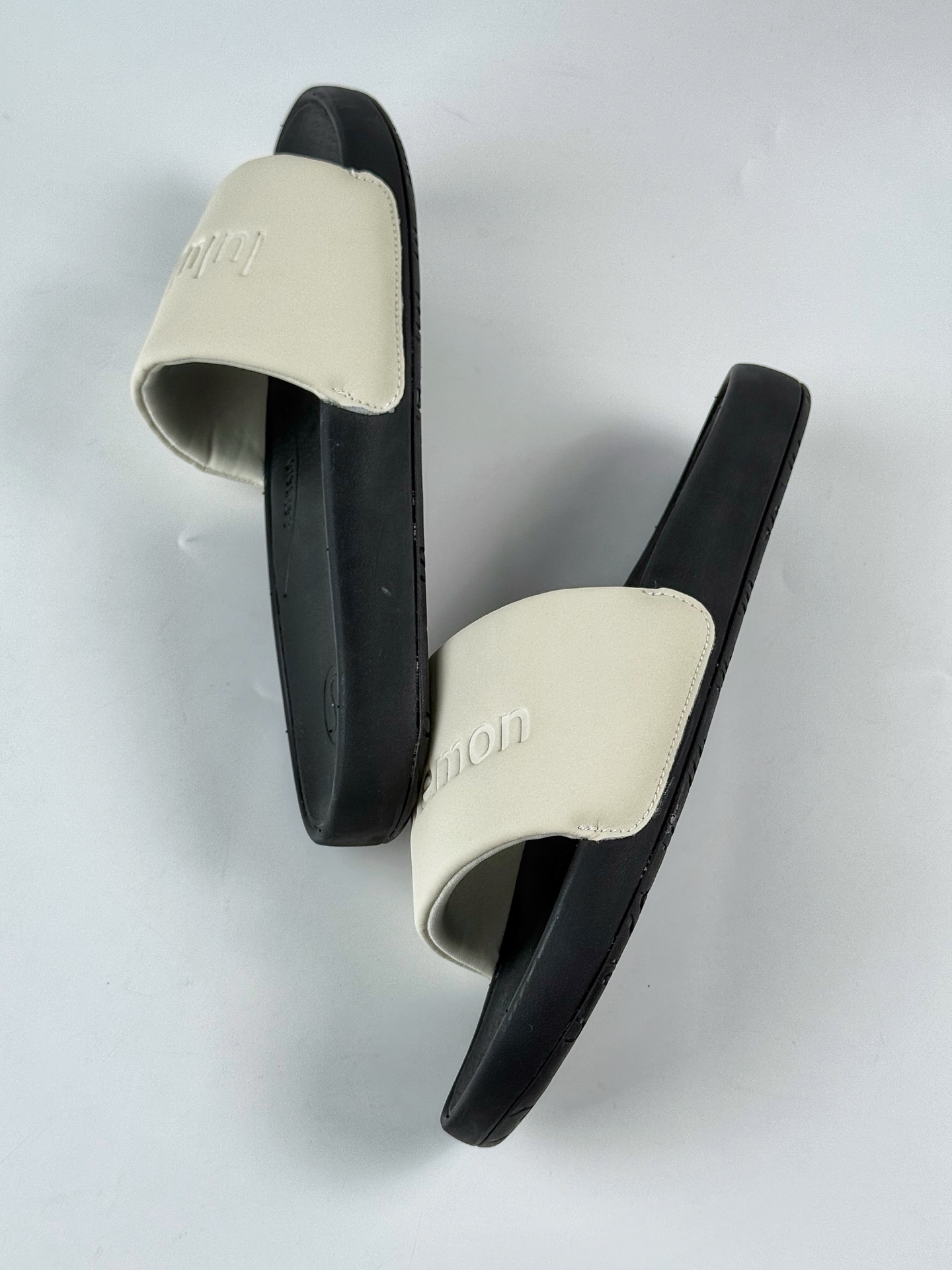 140 lululemon露露乐蒙 restfeel slide 舒适 防滑防磨一字拖鞋 白黑 LM9AYYS 02-25